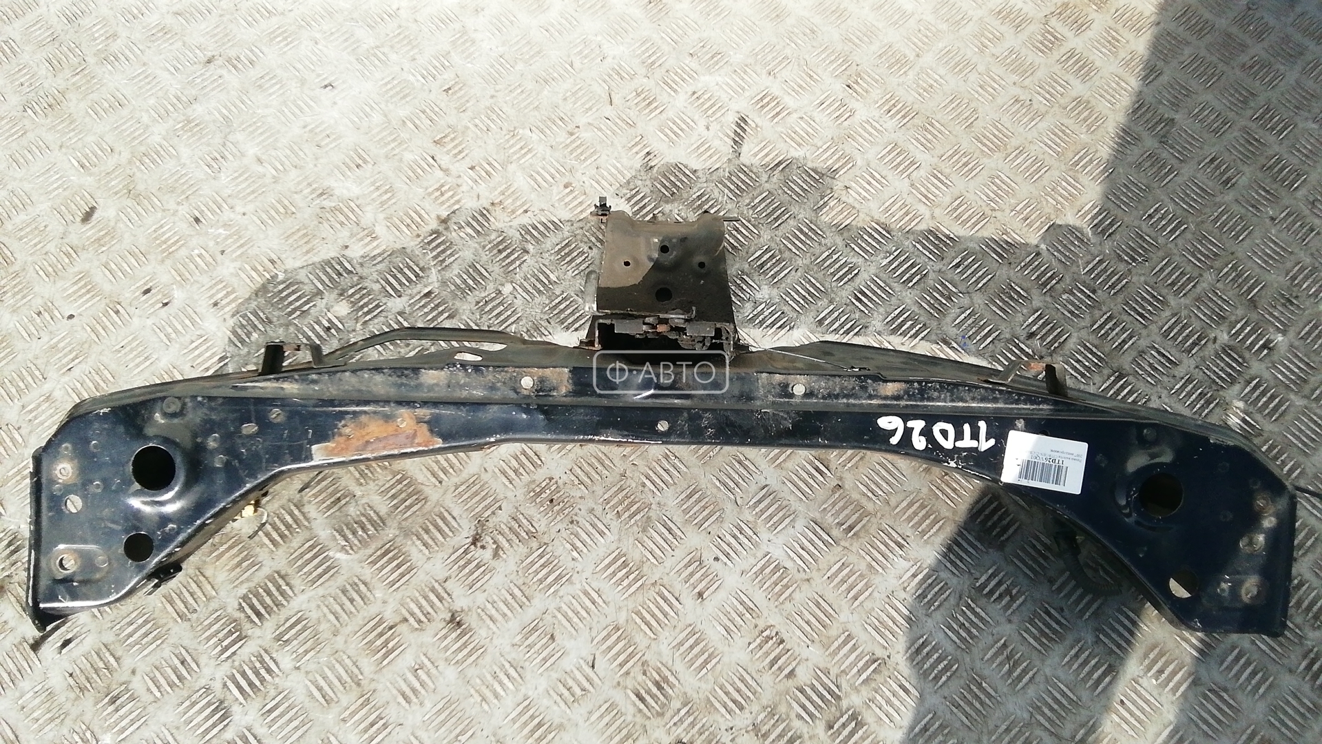 Рамка капота