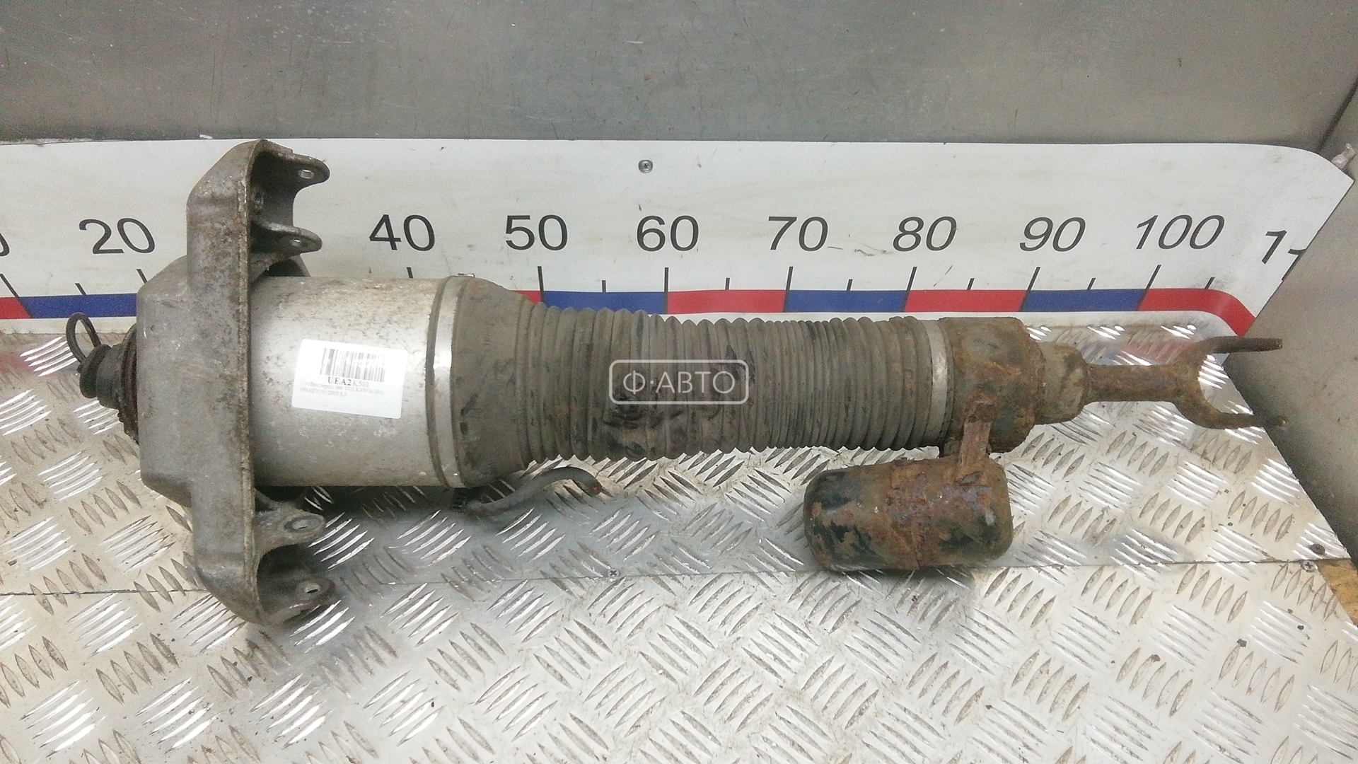 Стойка передняя левая