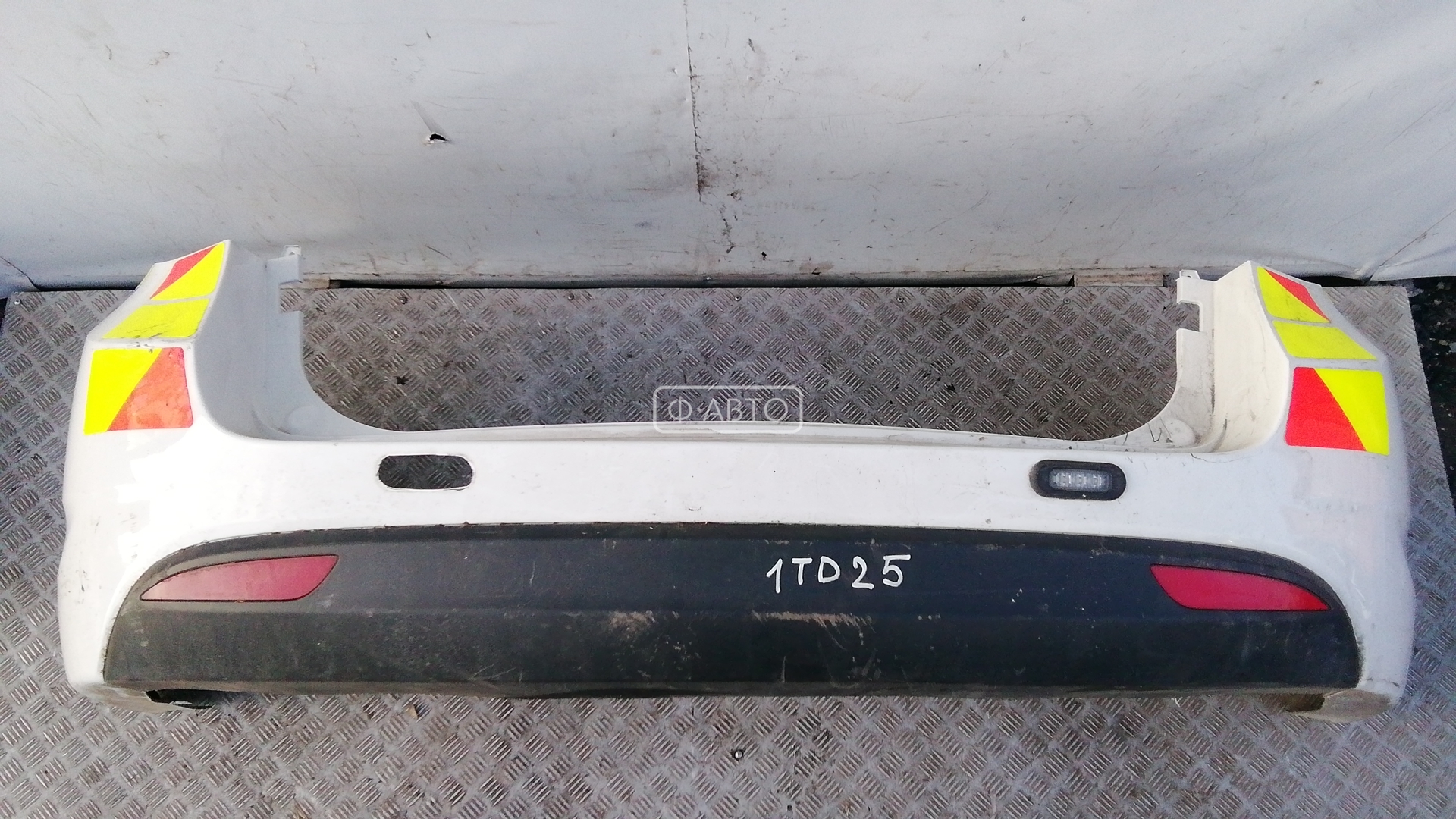 Бампер задний