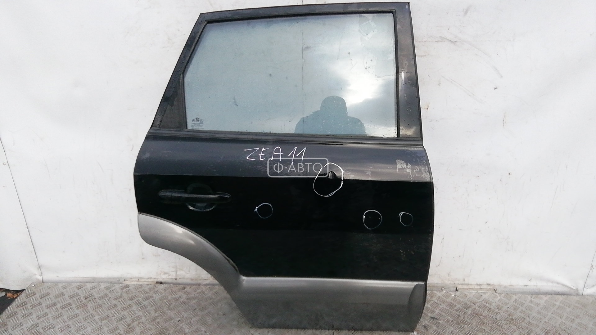 Дверь задняя правая