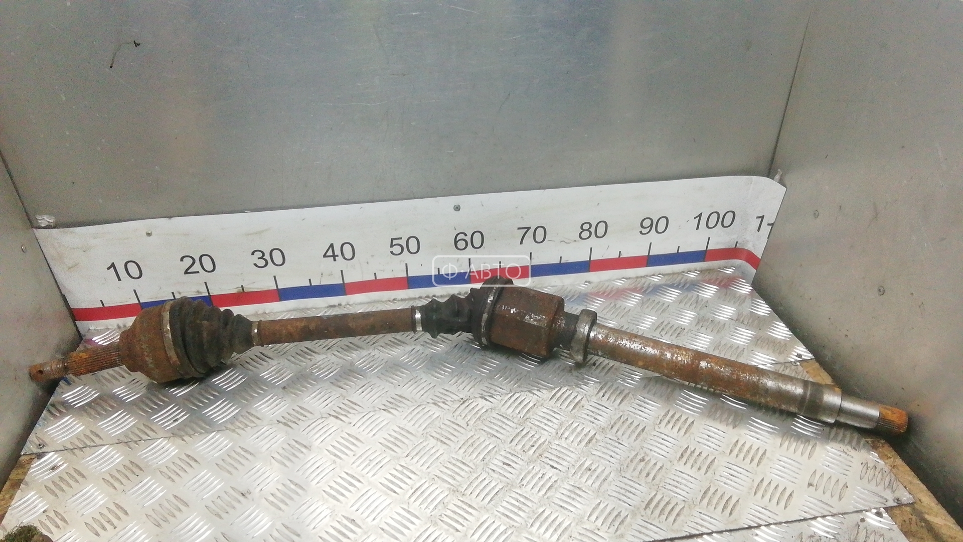 Привод передний правый