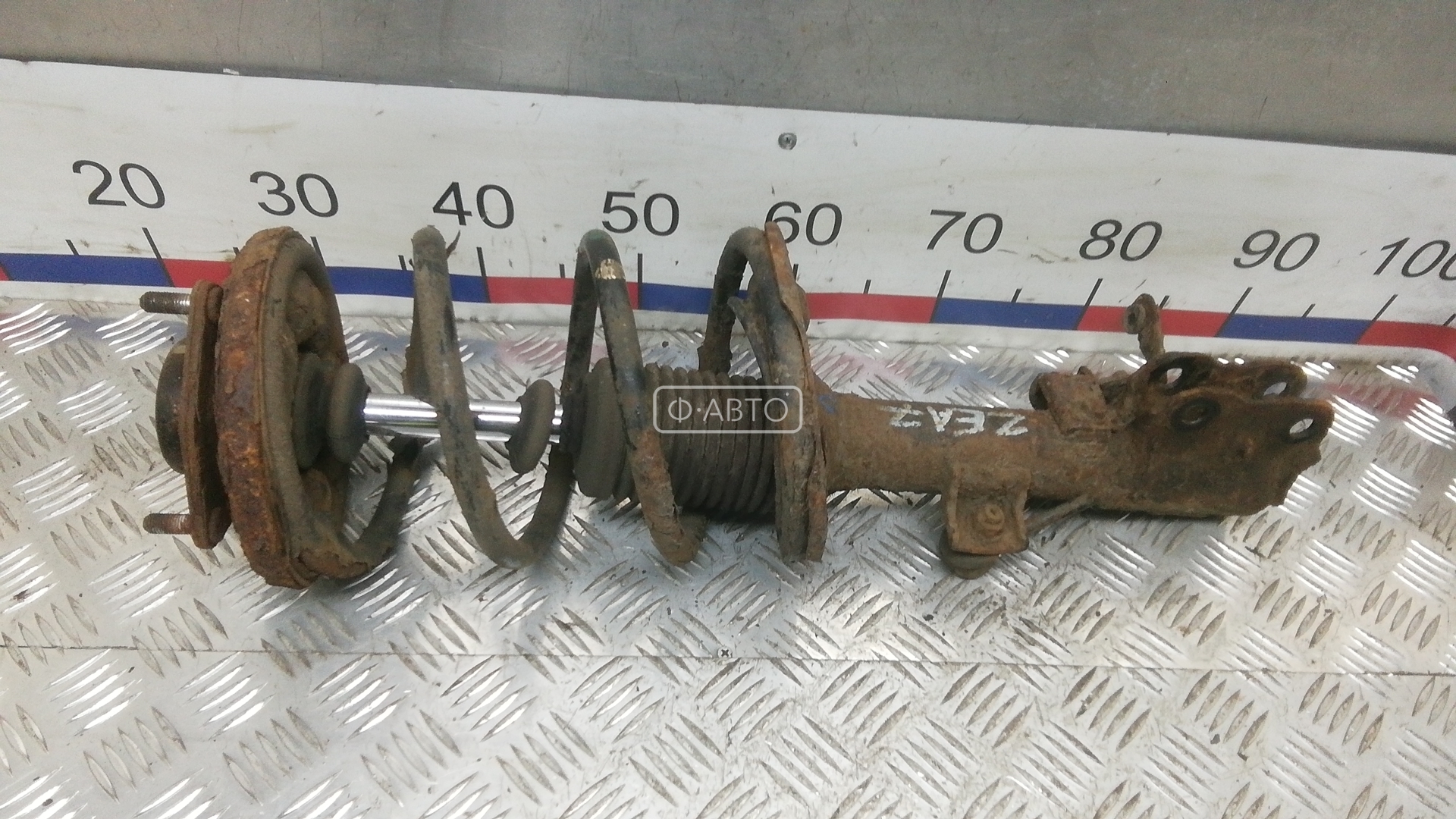 Стойка передняя правая