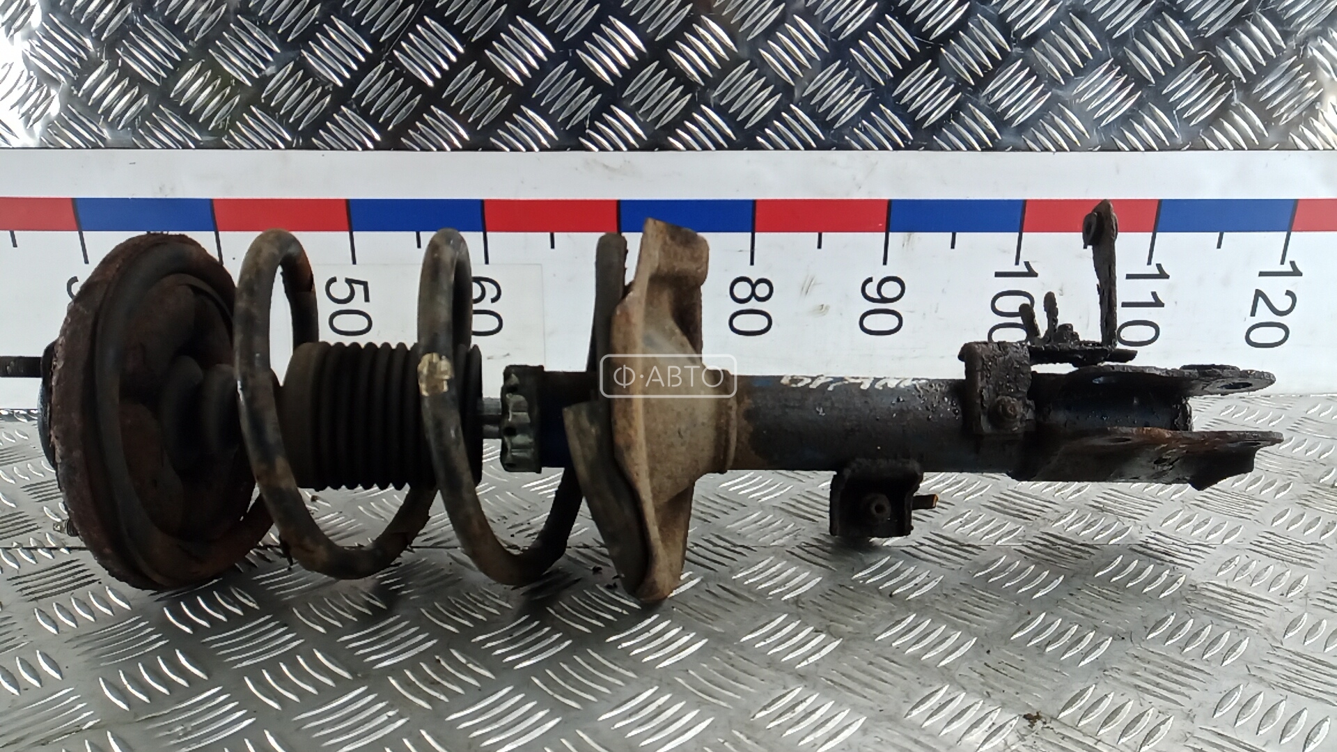 Стойка передняя правая