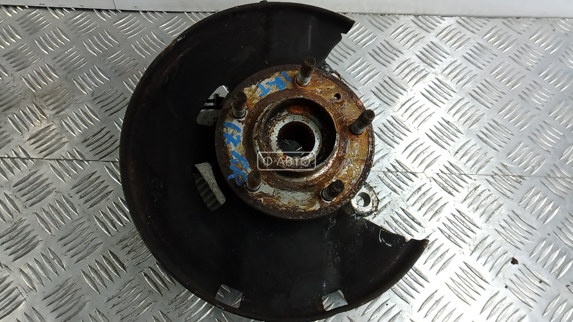 Ступица передняя правая