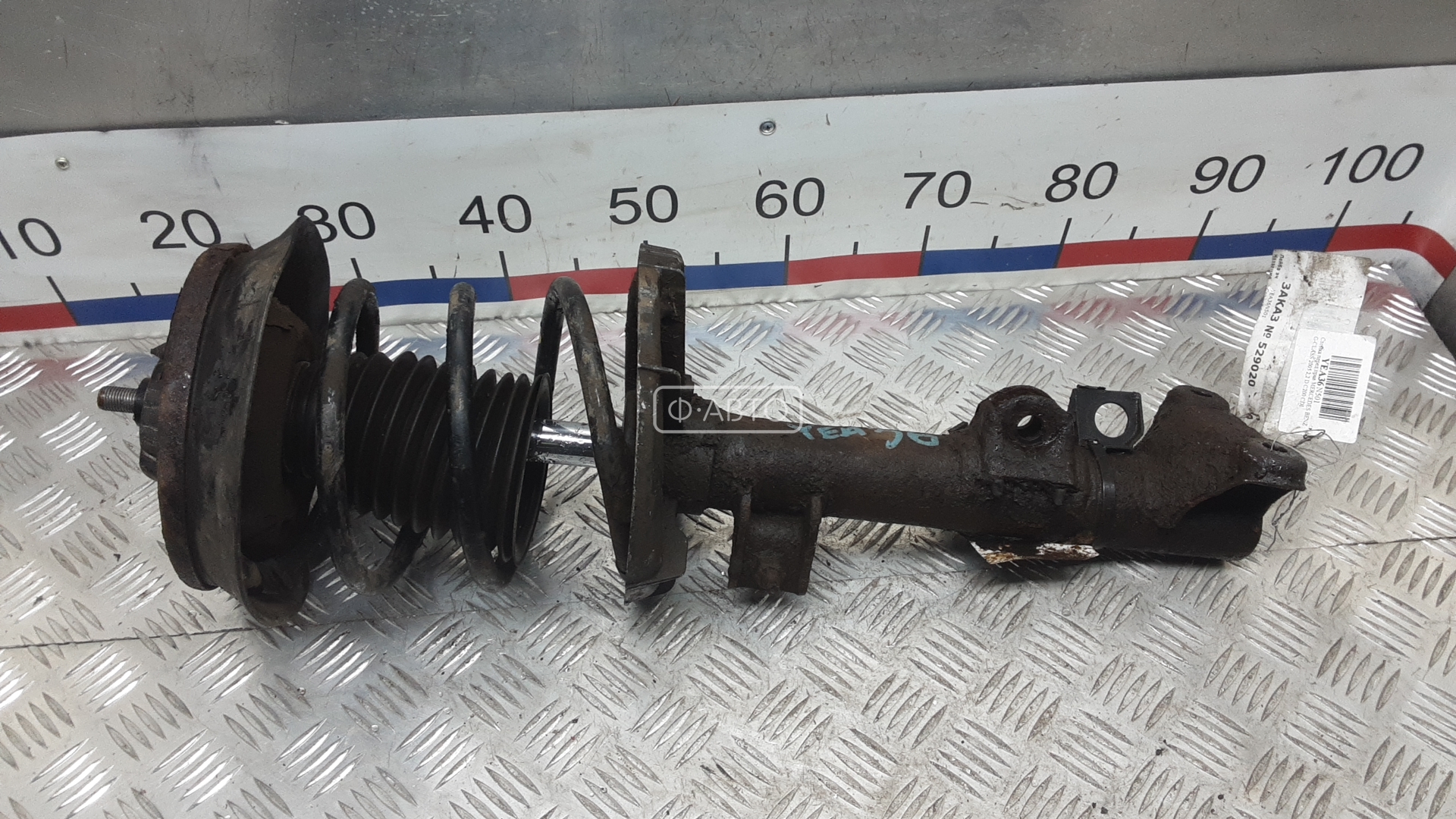 Стойка передняя правая