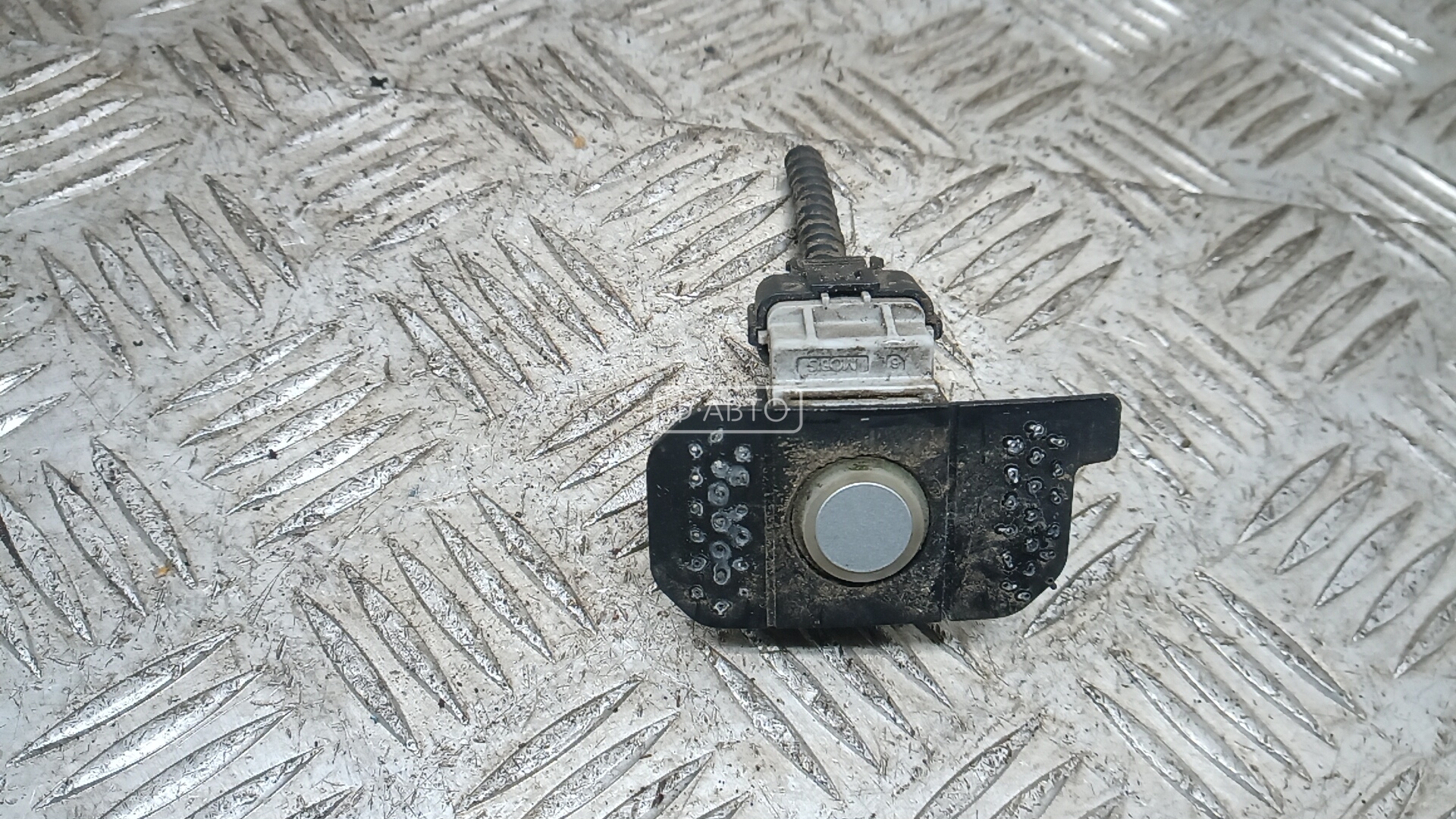 Парктроник задний