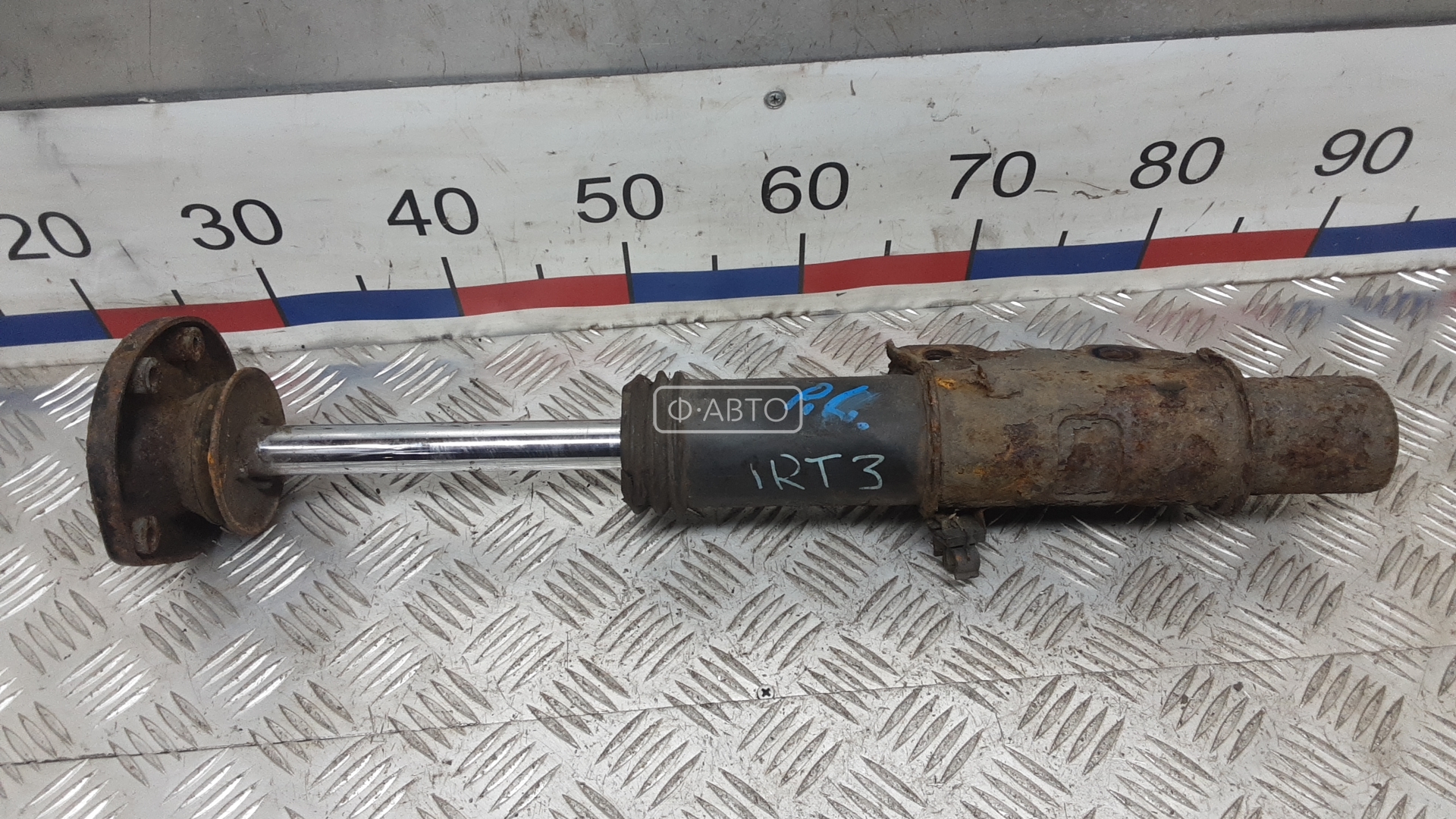 Амортизатор передний левый