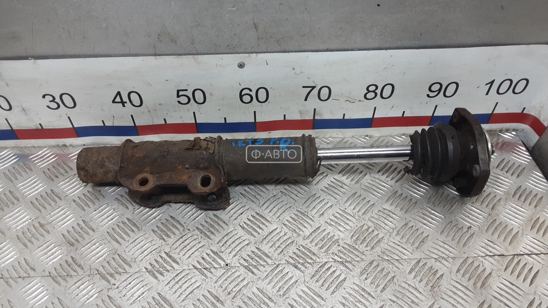 Амортизатор передний правый