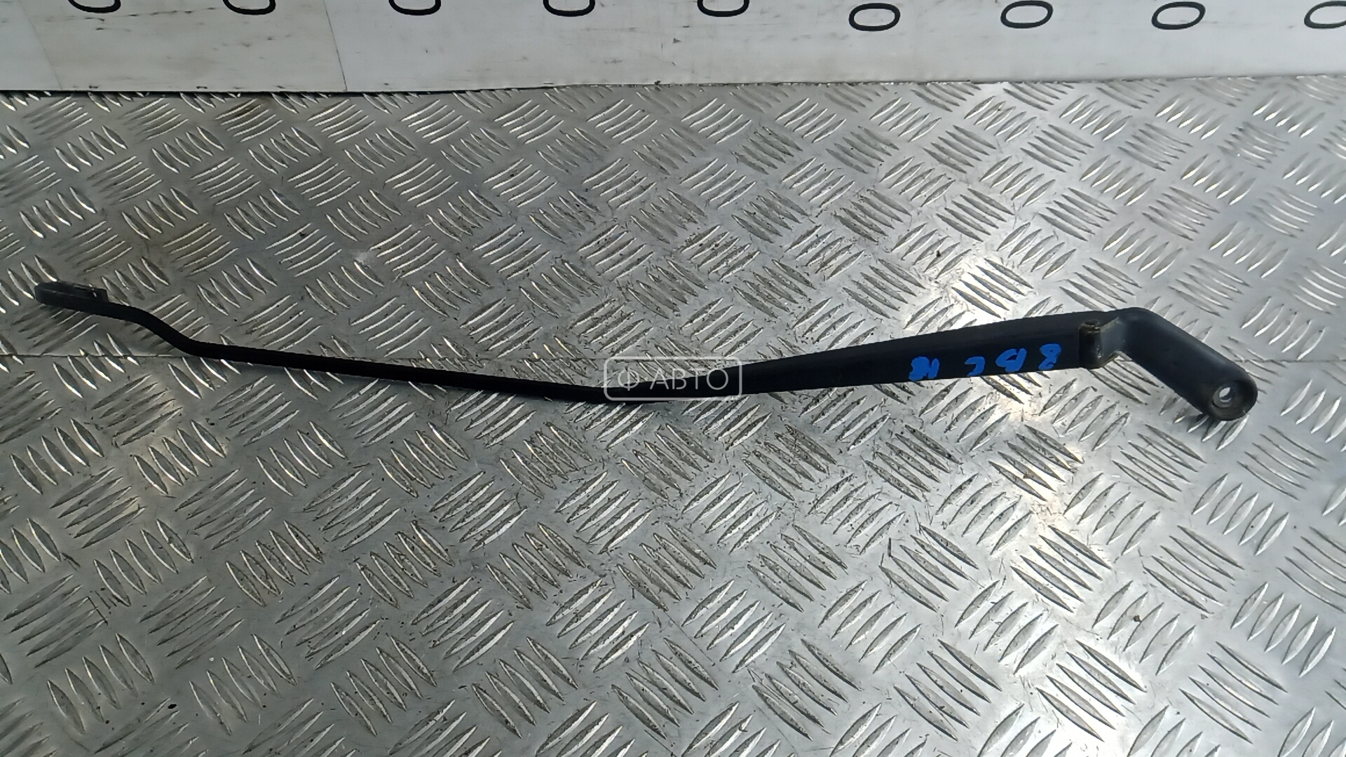 Щеткодержатель лобового стекла