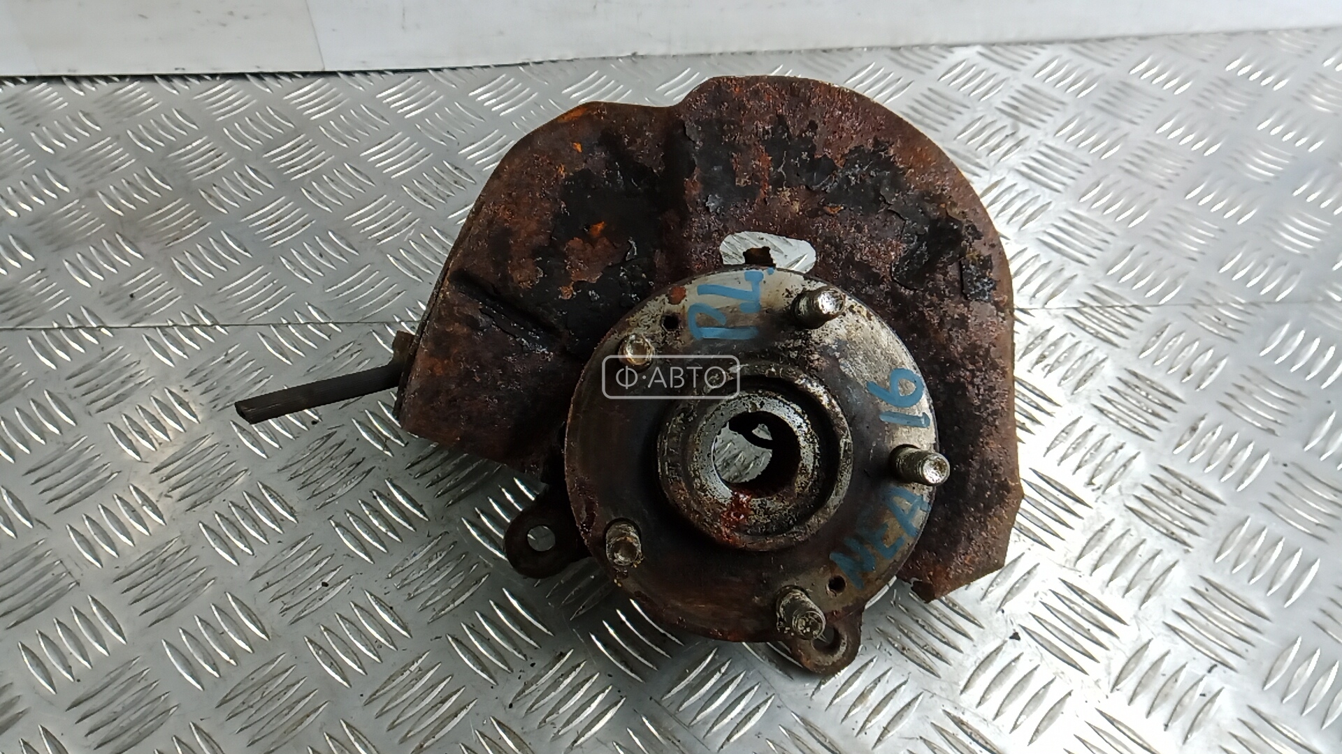 Ступица передняя левая