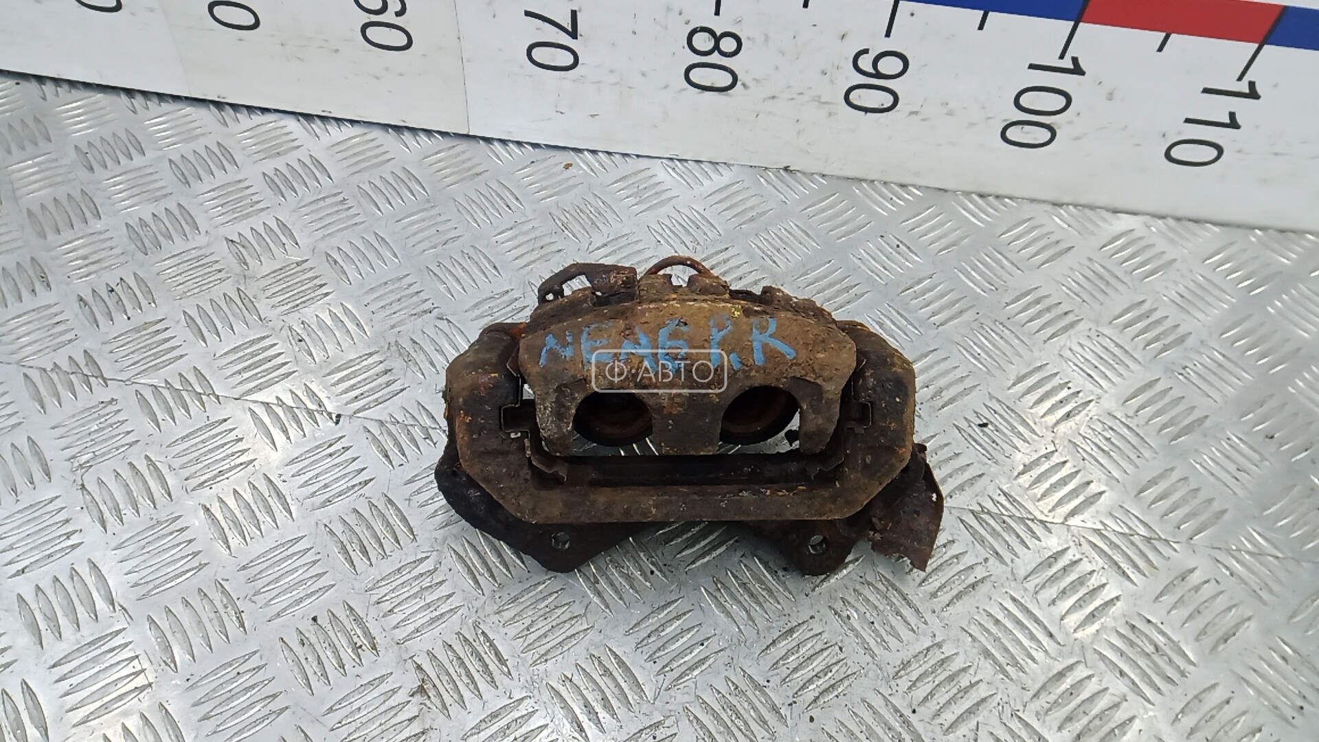 Суппорт тормозной передний левый