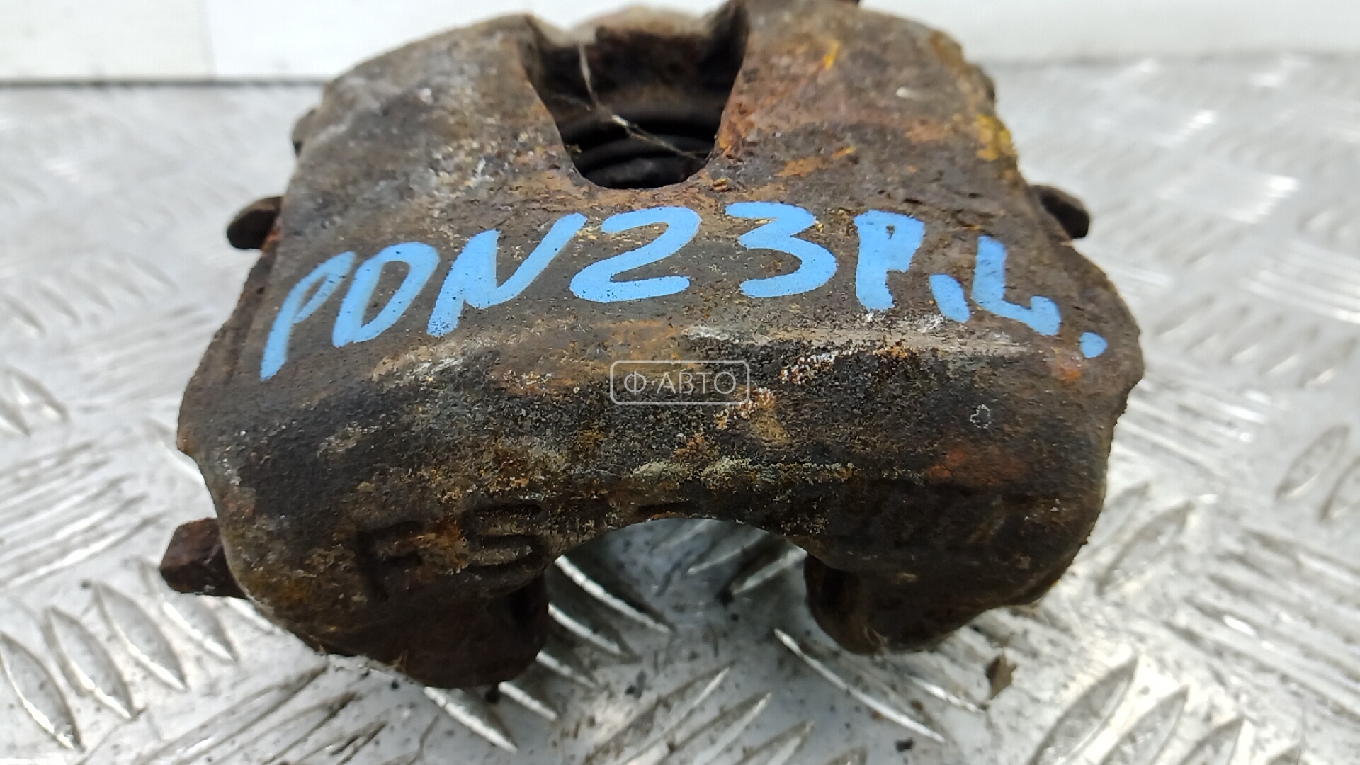 Суппорт тормозной передний левый