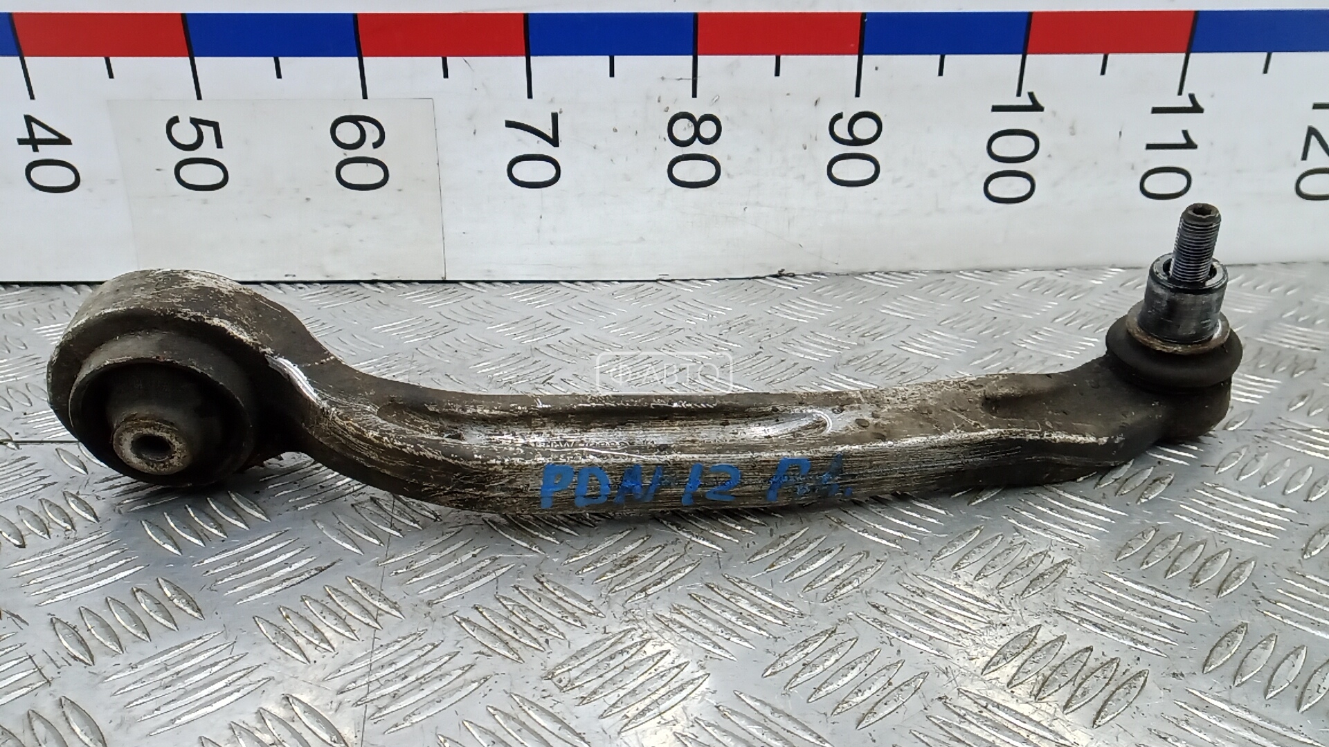Рычаг передний нижний левый