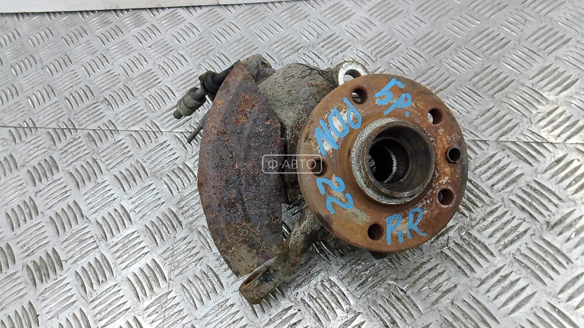 Ступица передняя правая