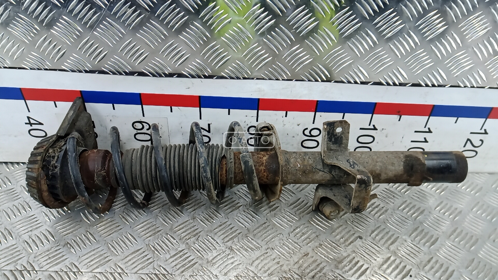 Стойка задняя левая