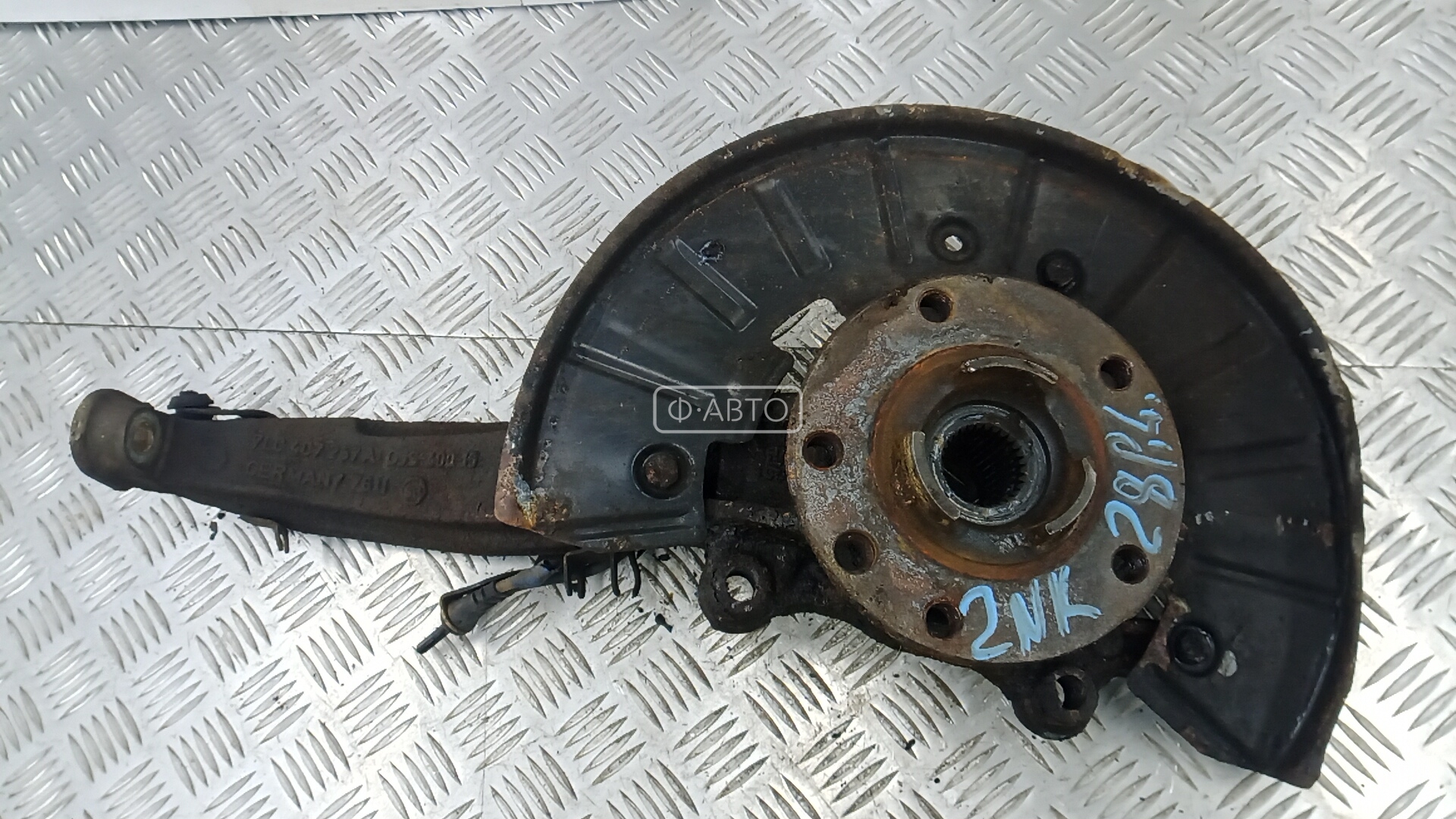 Ступица передняя левая