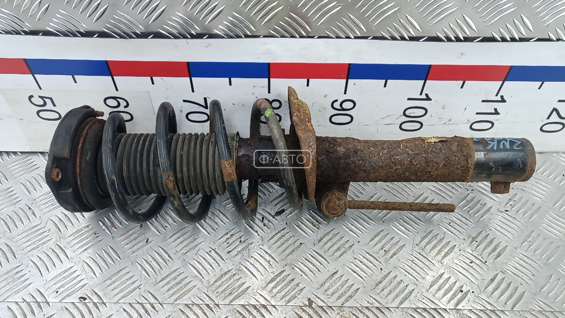 Стойка передняя правая