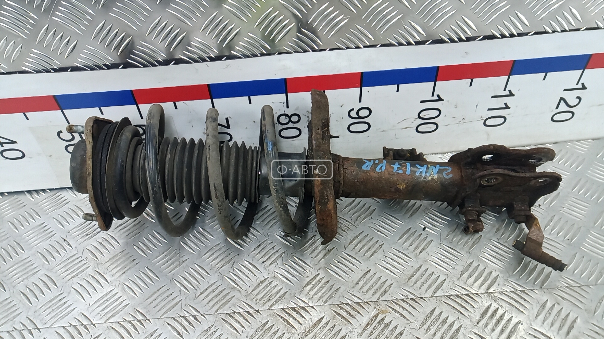 Стойка передняя правая