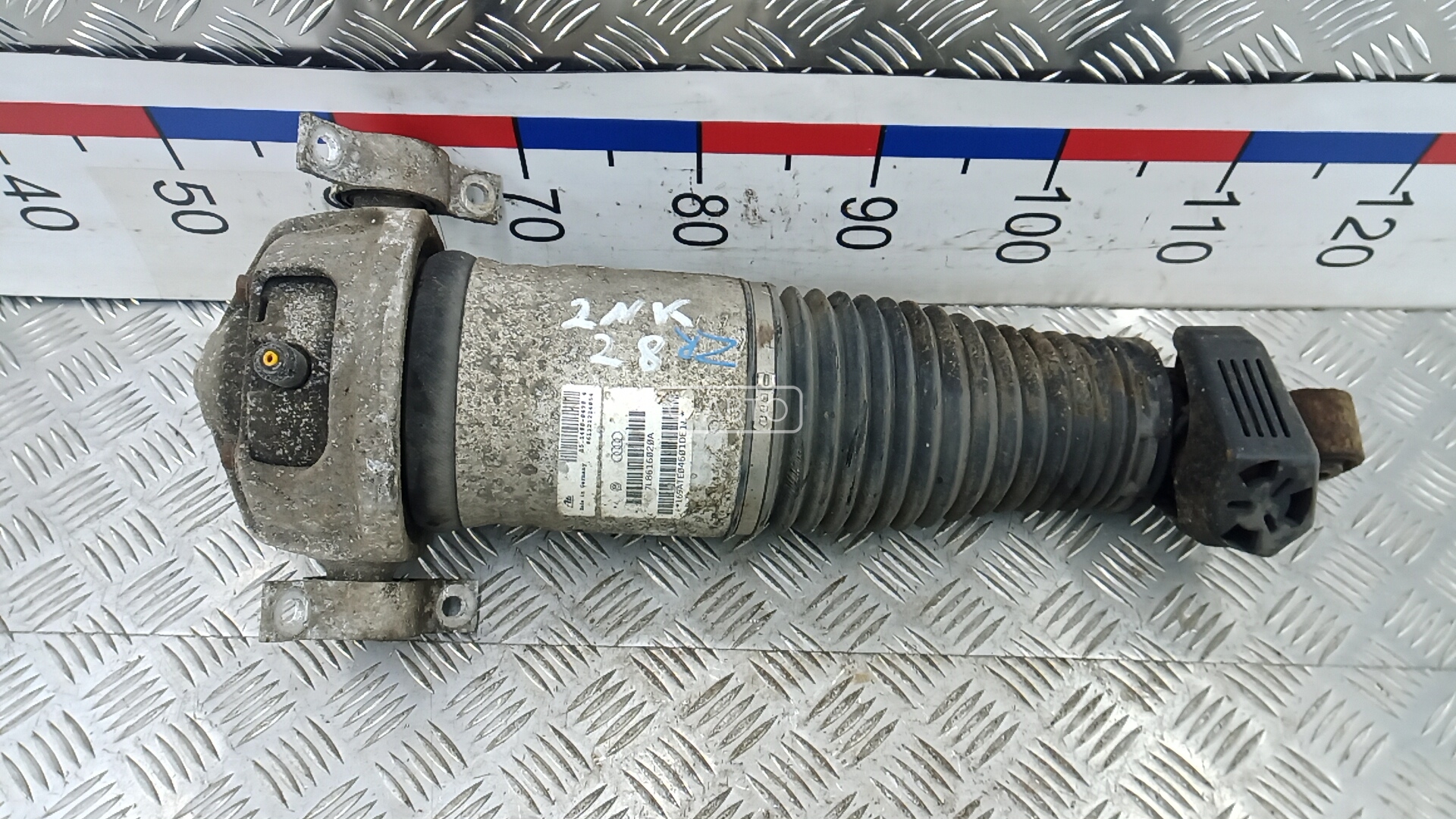 Стойка задняя правая