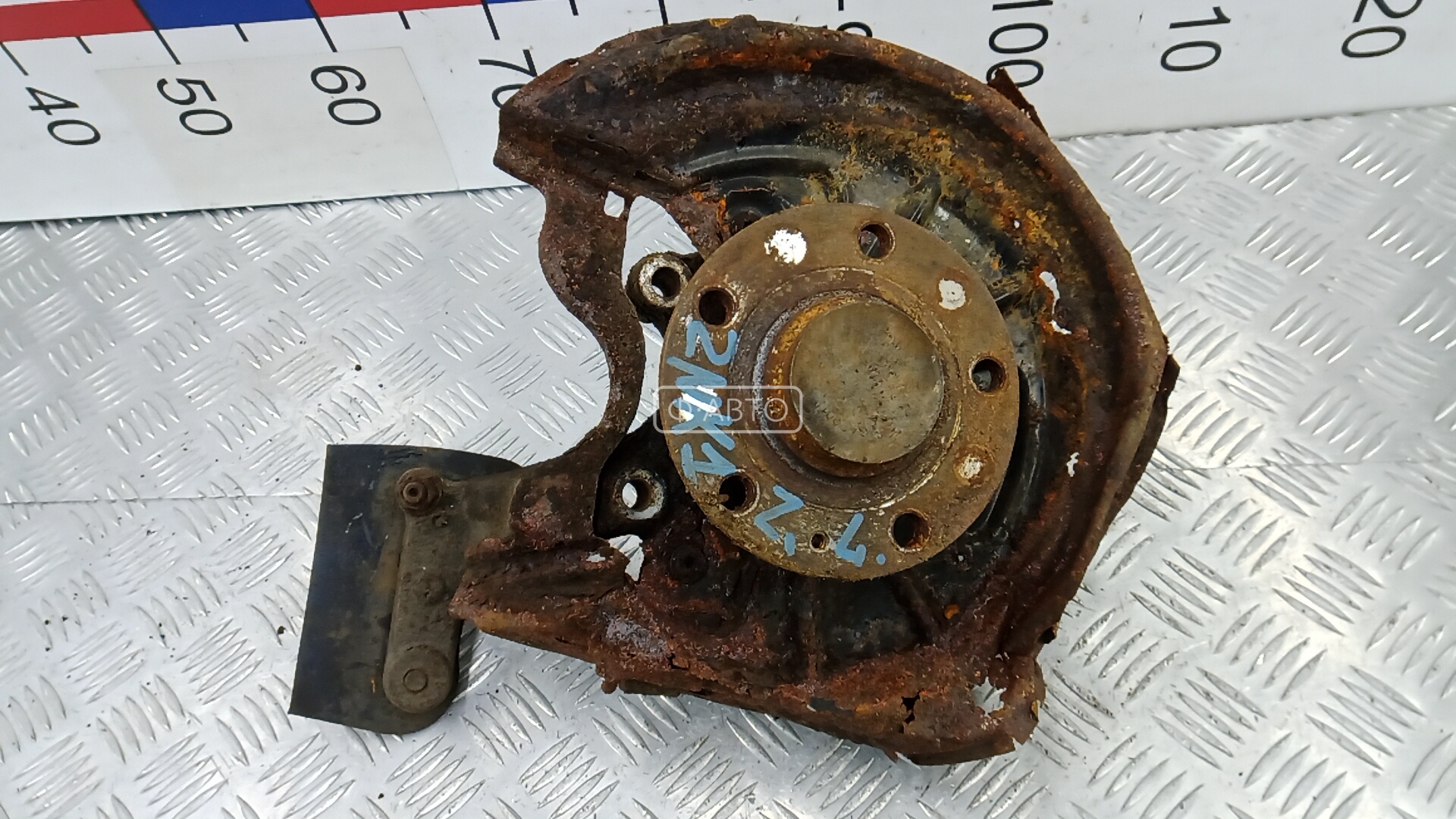 Ступица задняя левая