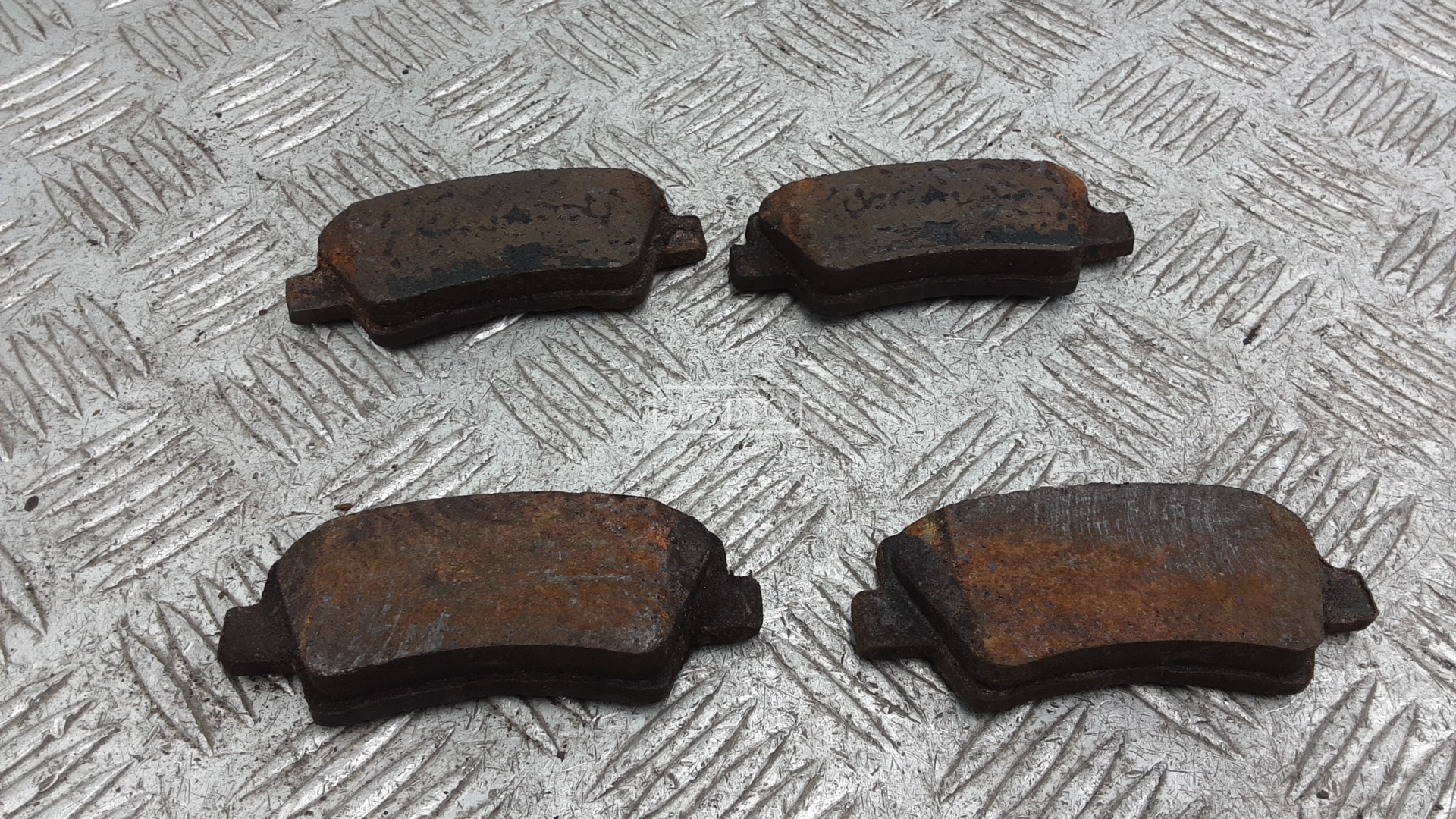 Тормозные колодки задние