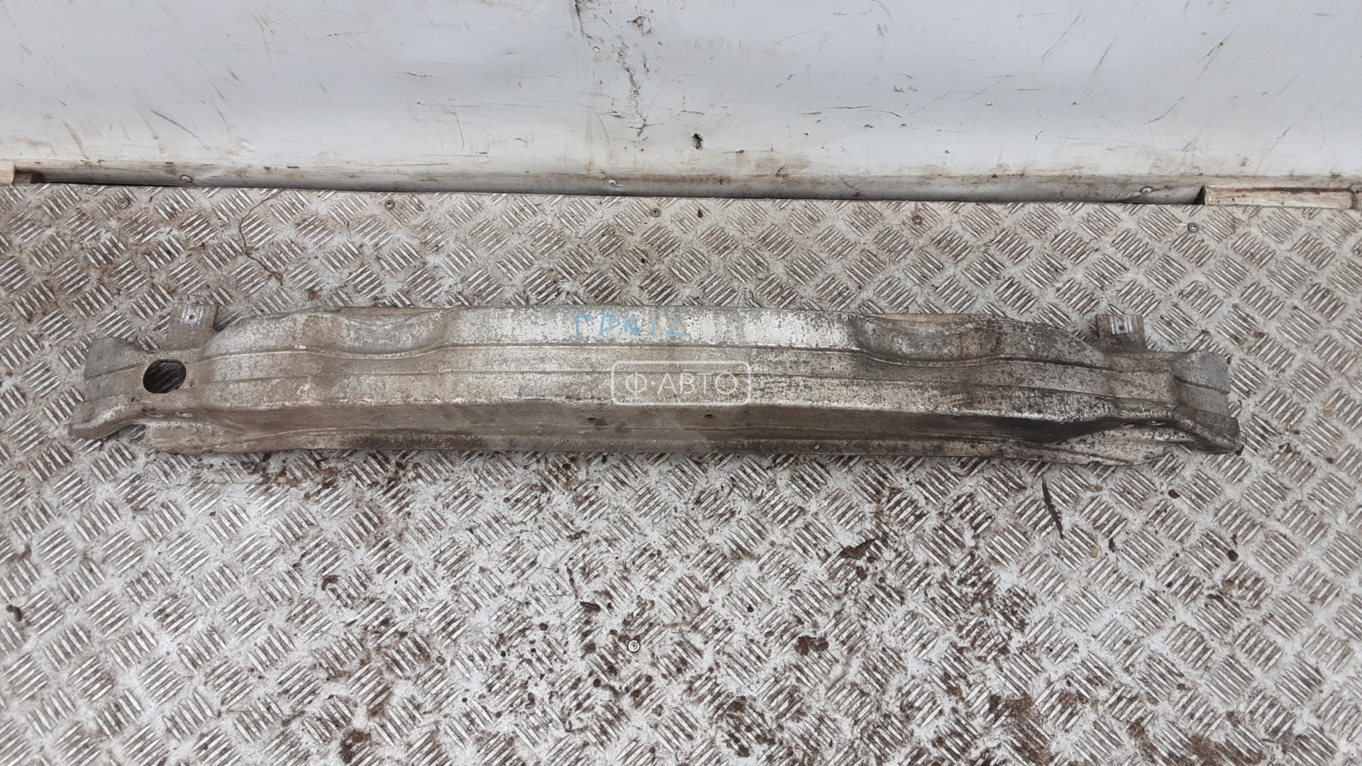 Усилитель бампера передний (кронштейн)