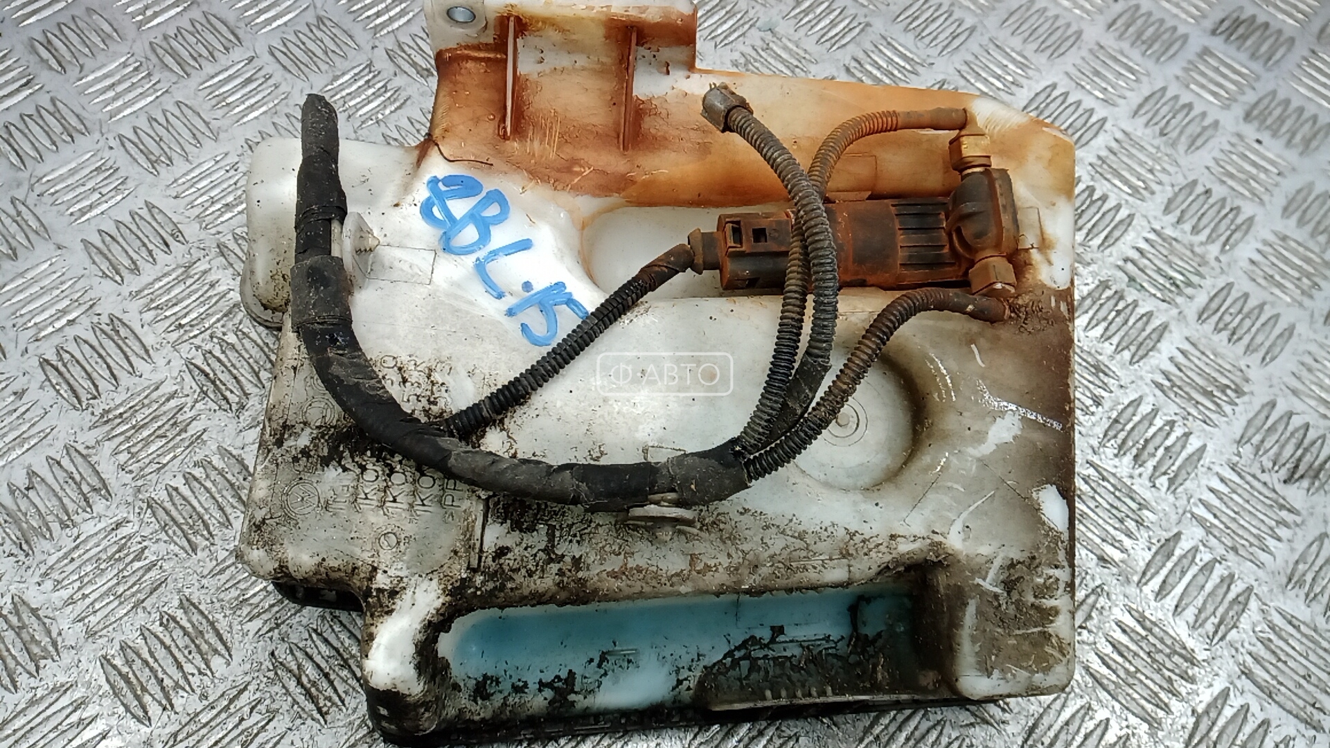 Бачок омывателя