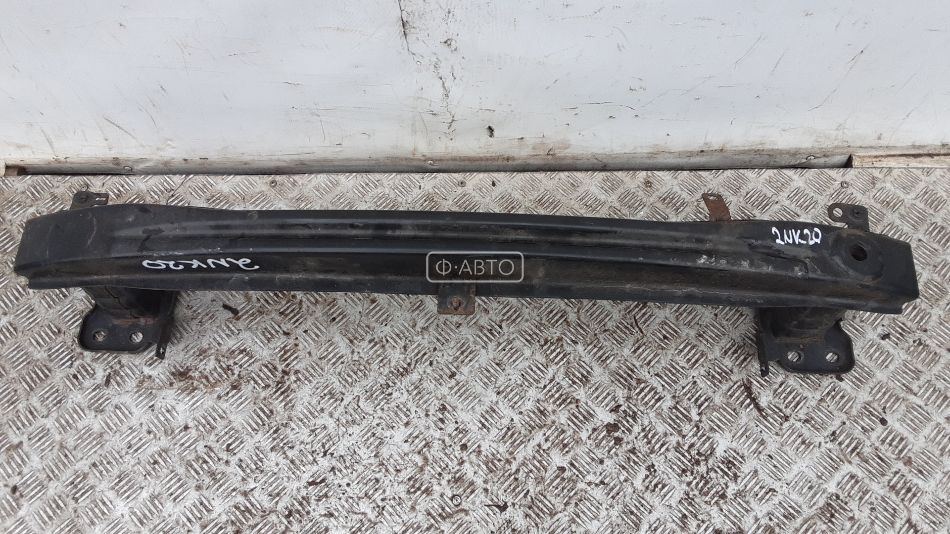 Усилитель бампера передний (кронштейн)