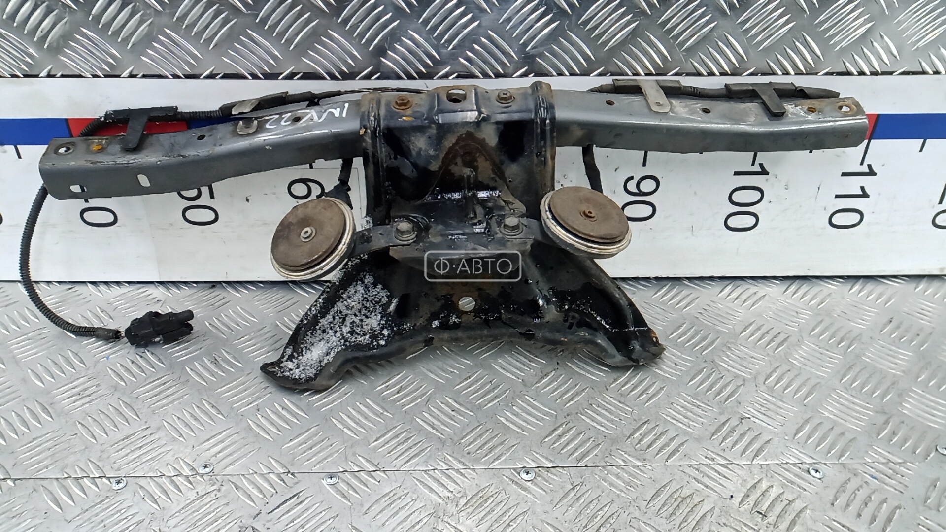 Рамка капота