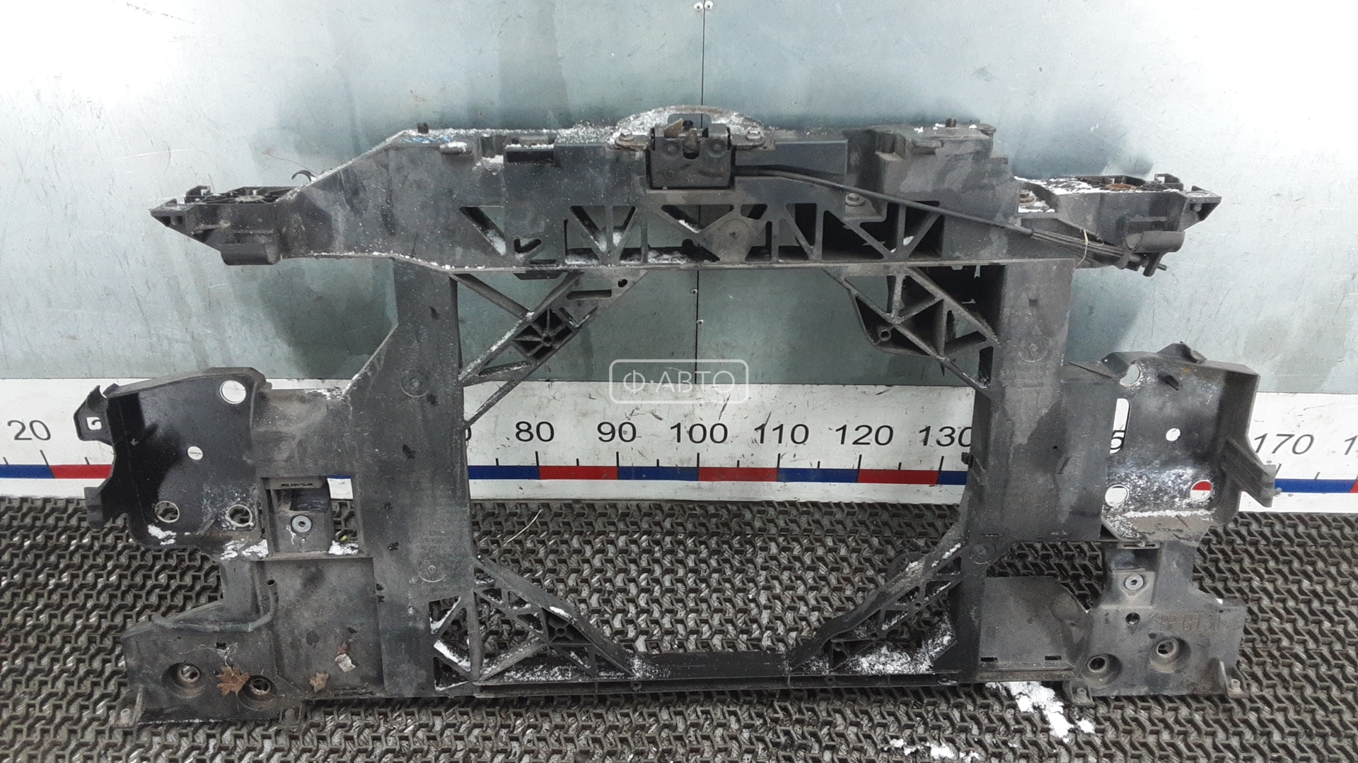 Передняя панель крепления облицовки (телевизор)