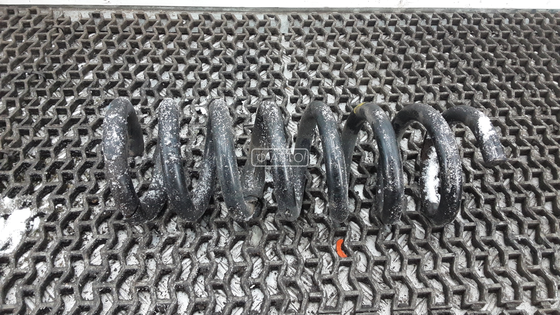 Пружина задняя