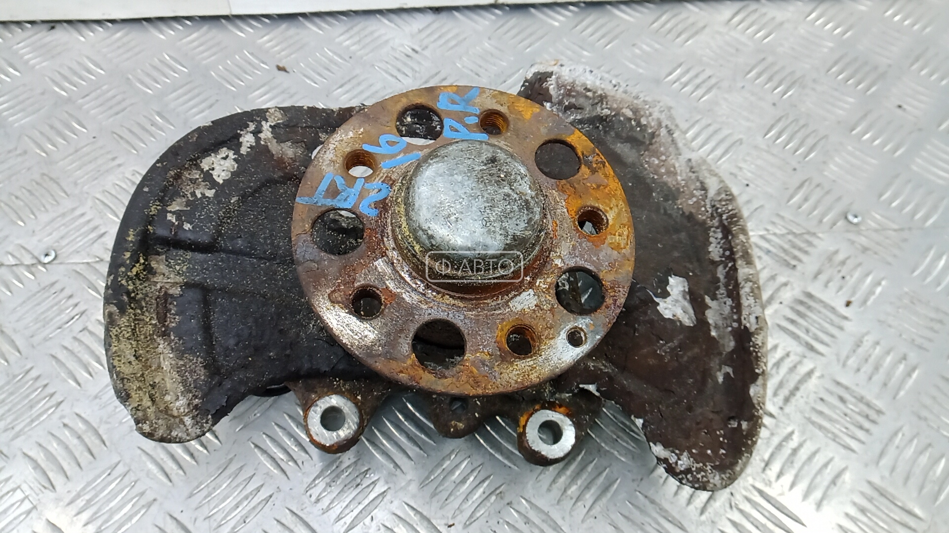 Ступица передняя правая