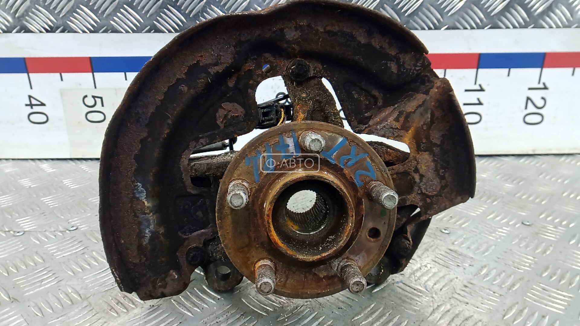 Ступица передняя левая