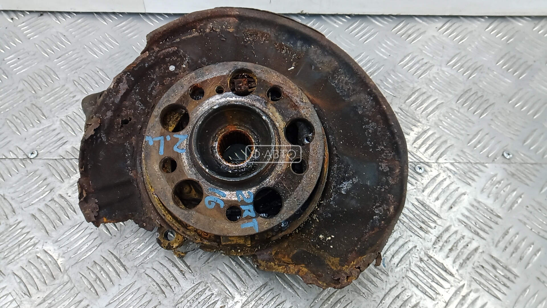 Ступица задняя левая