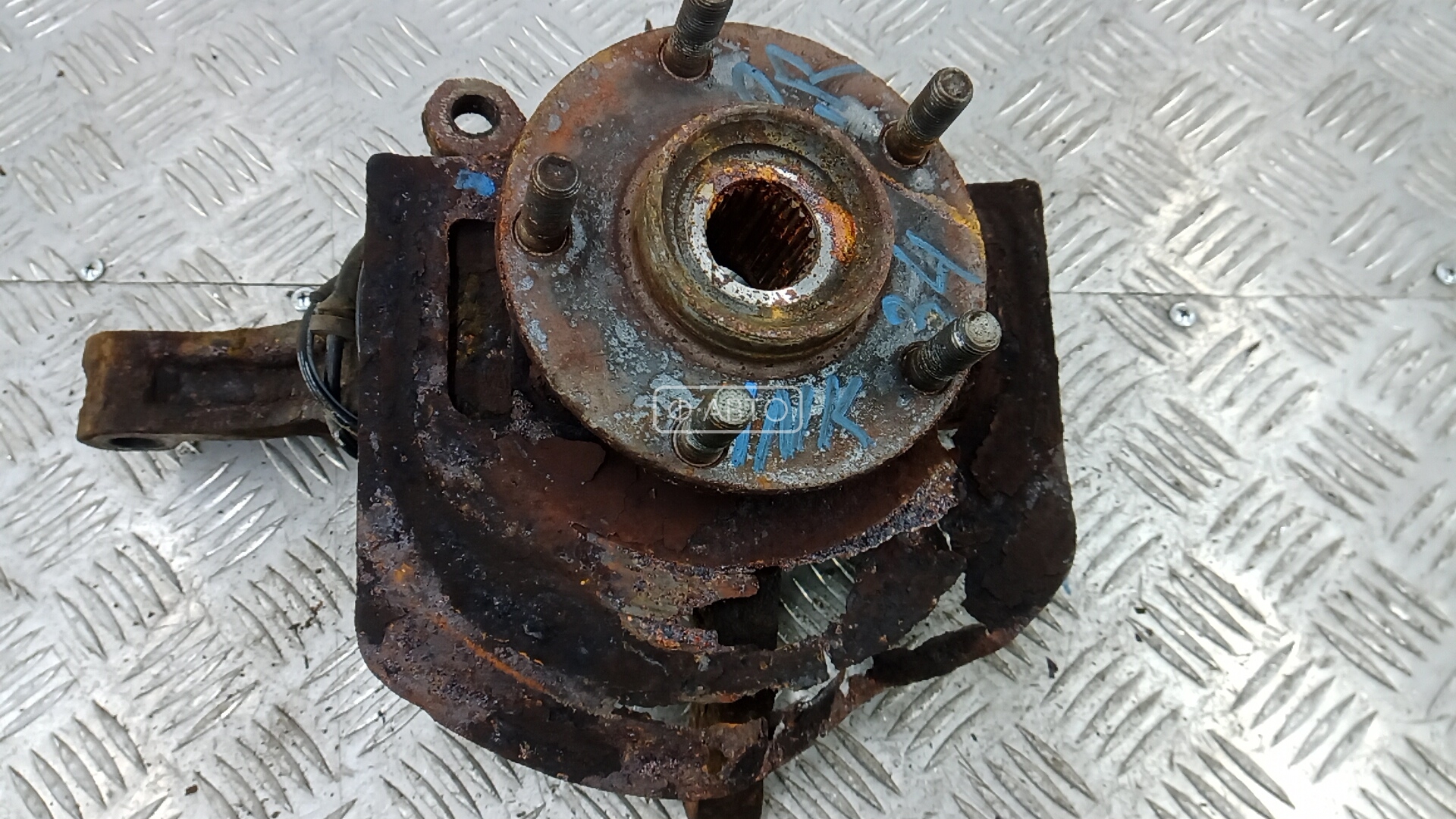 Ступица передняя правая