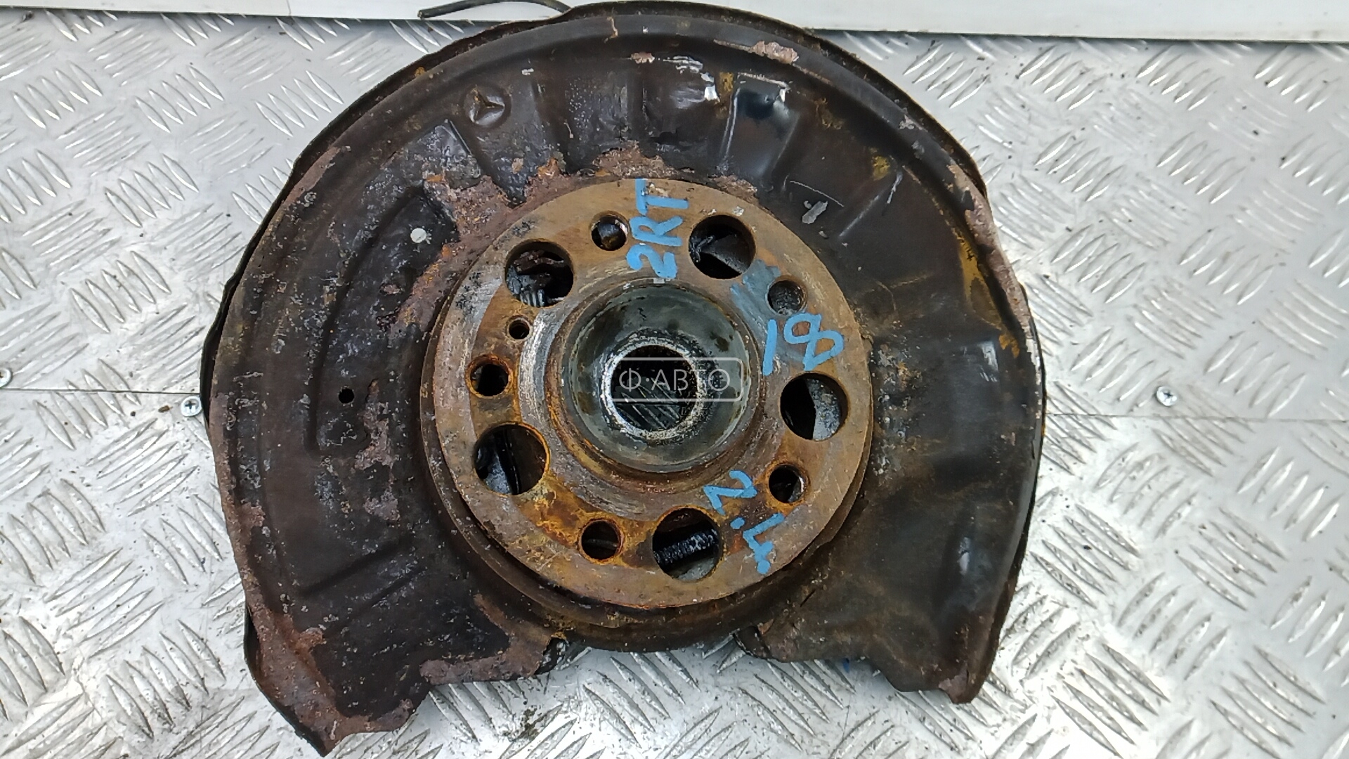 Ступица задняя левая