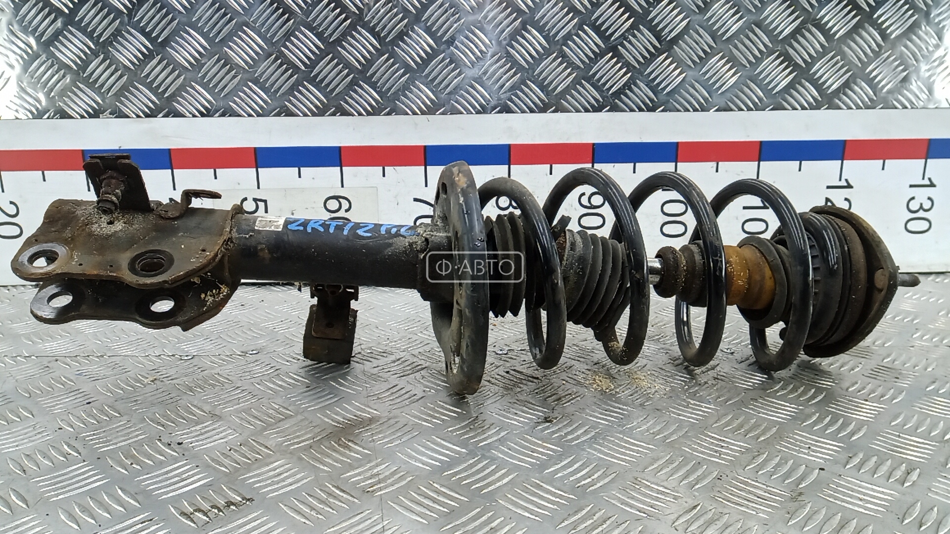 Стойка передняя левая