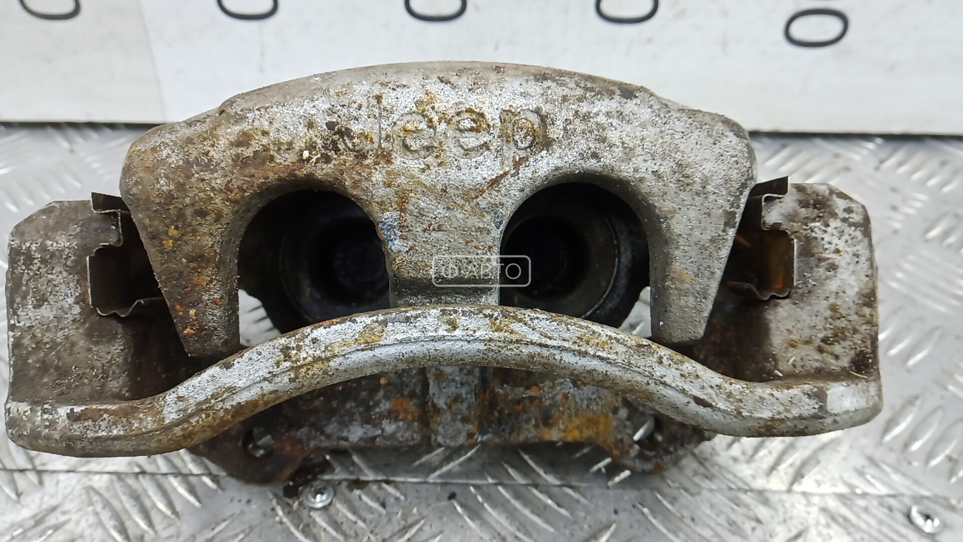 Суппорт тормозной передний правый