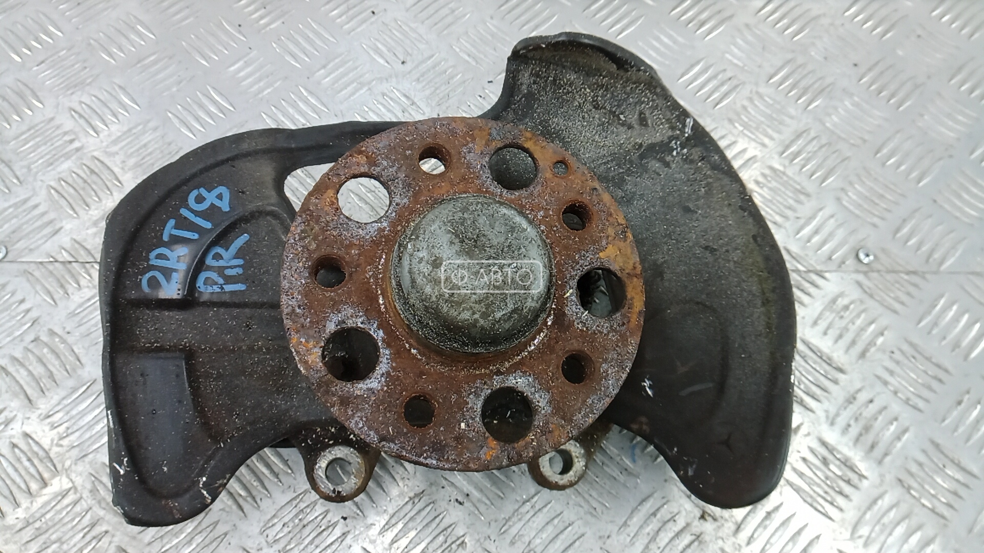 Ступица передняя правая