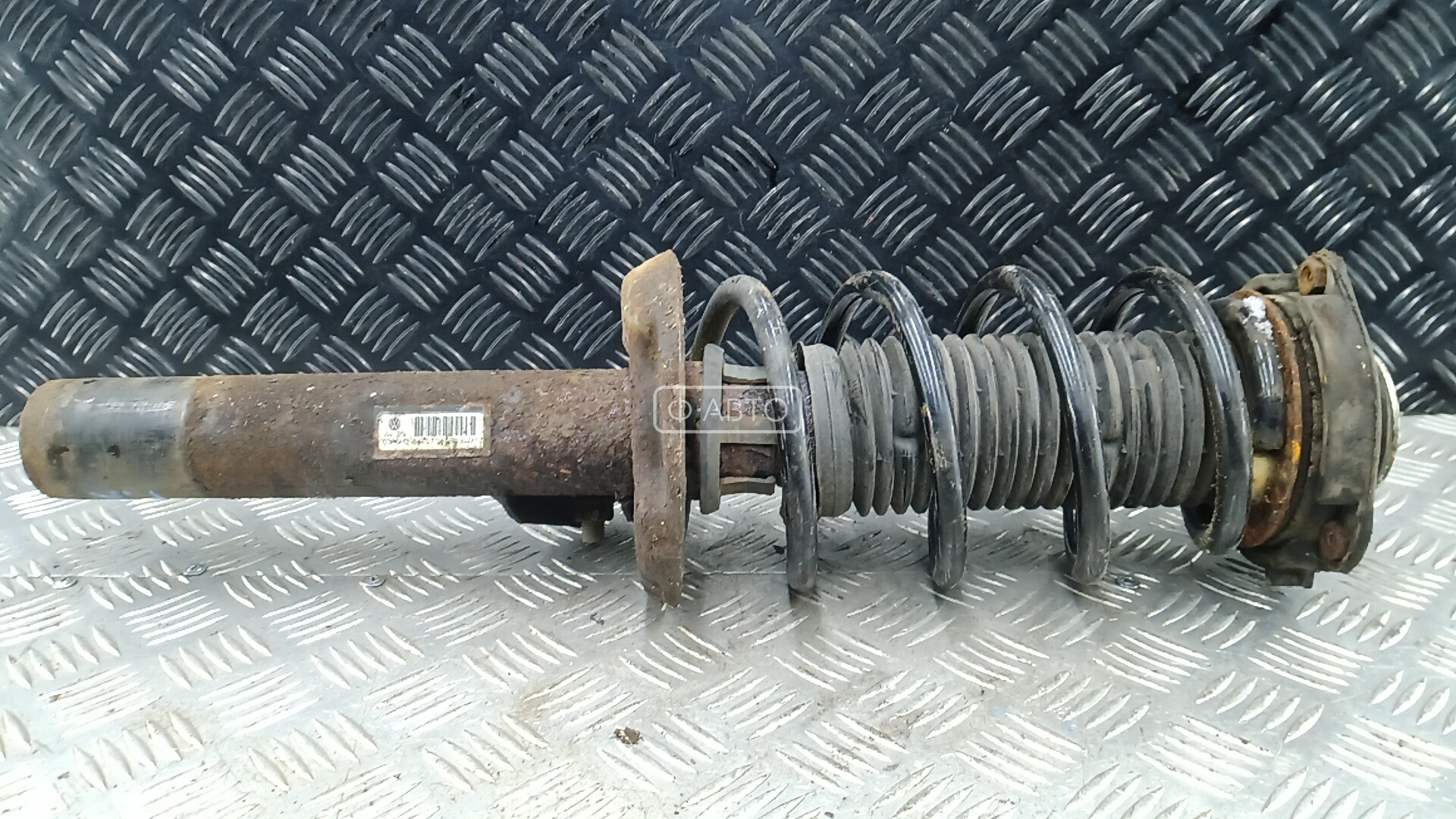 Стойка передняя правая