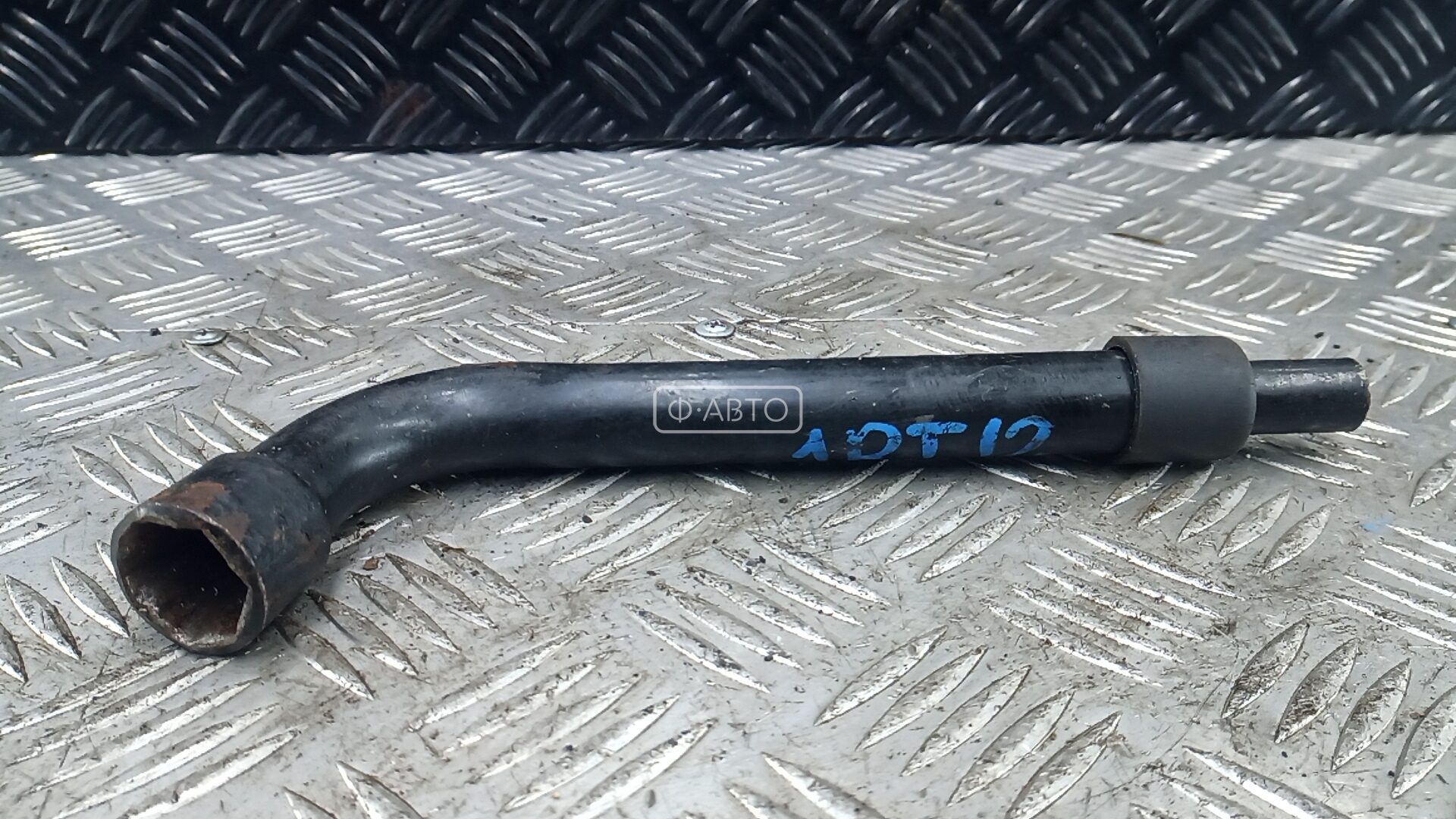 Ключ колесный