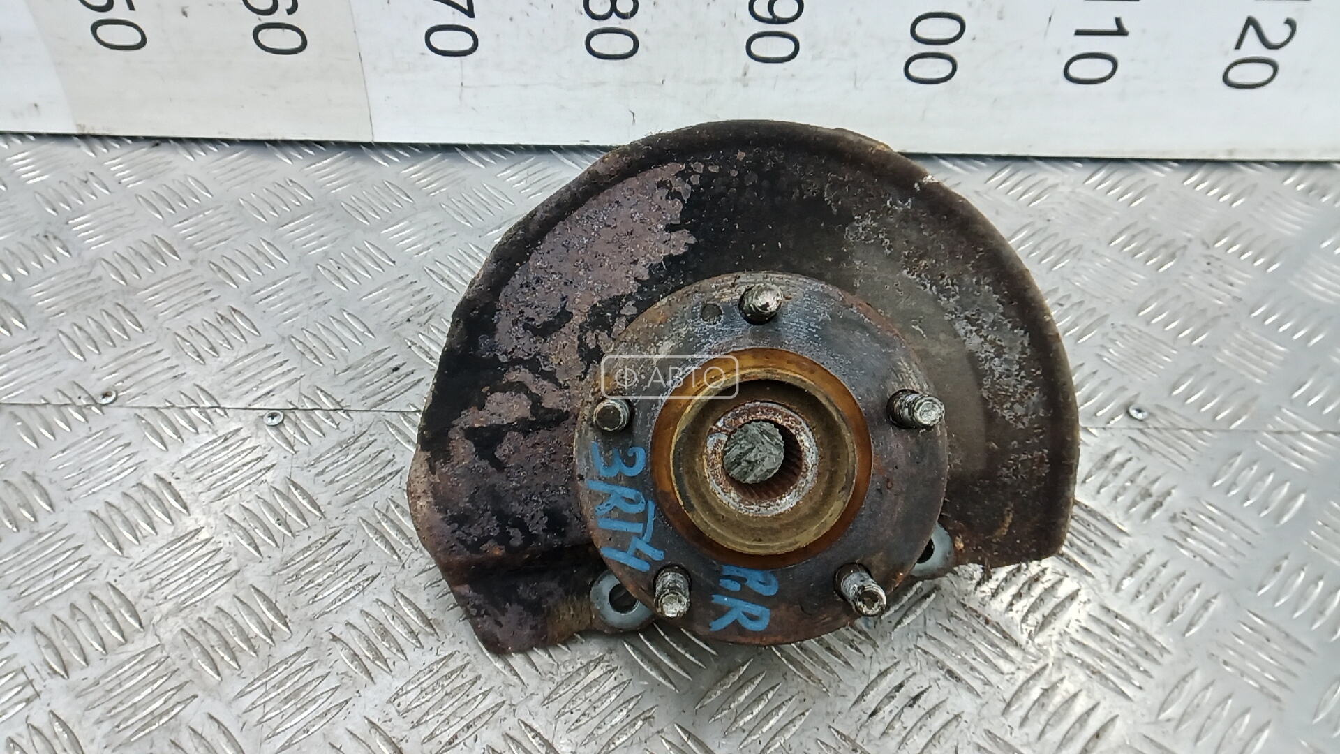 Ступица передняя правая