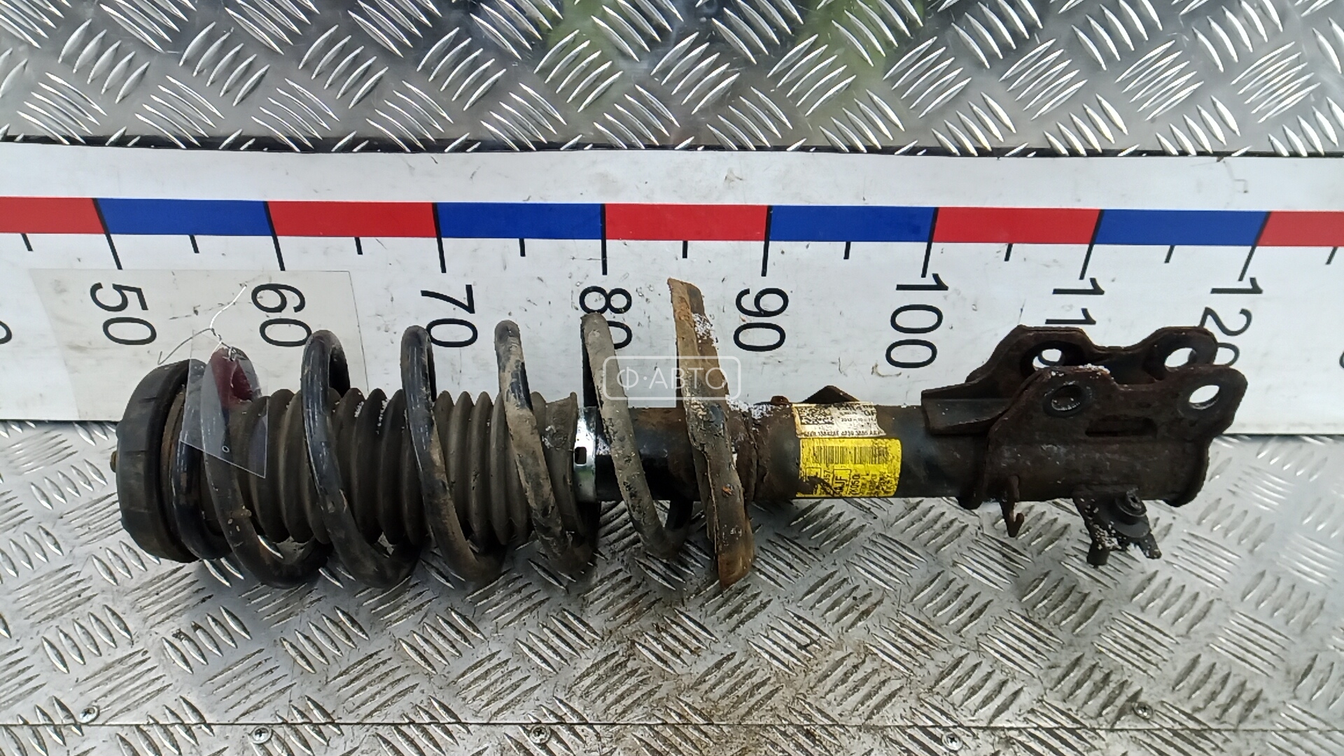 Стойка передняя левая