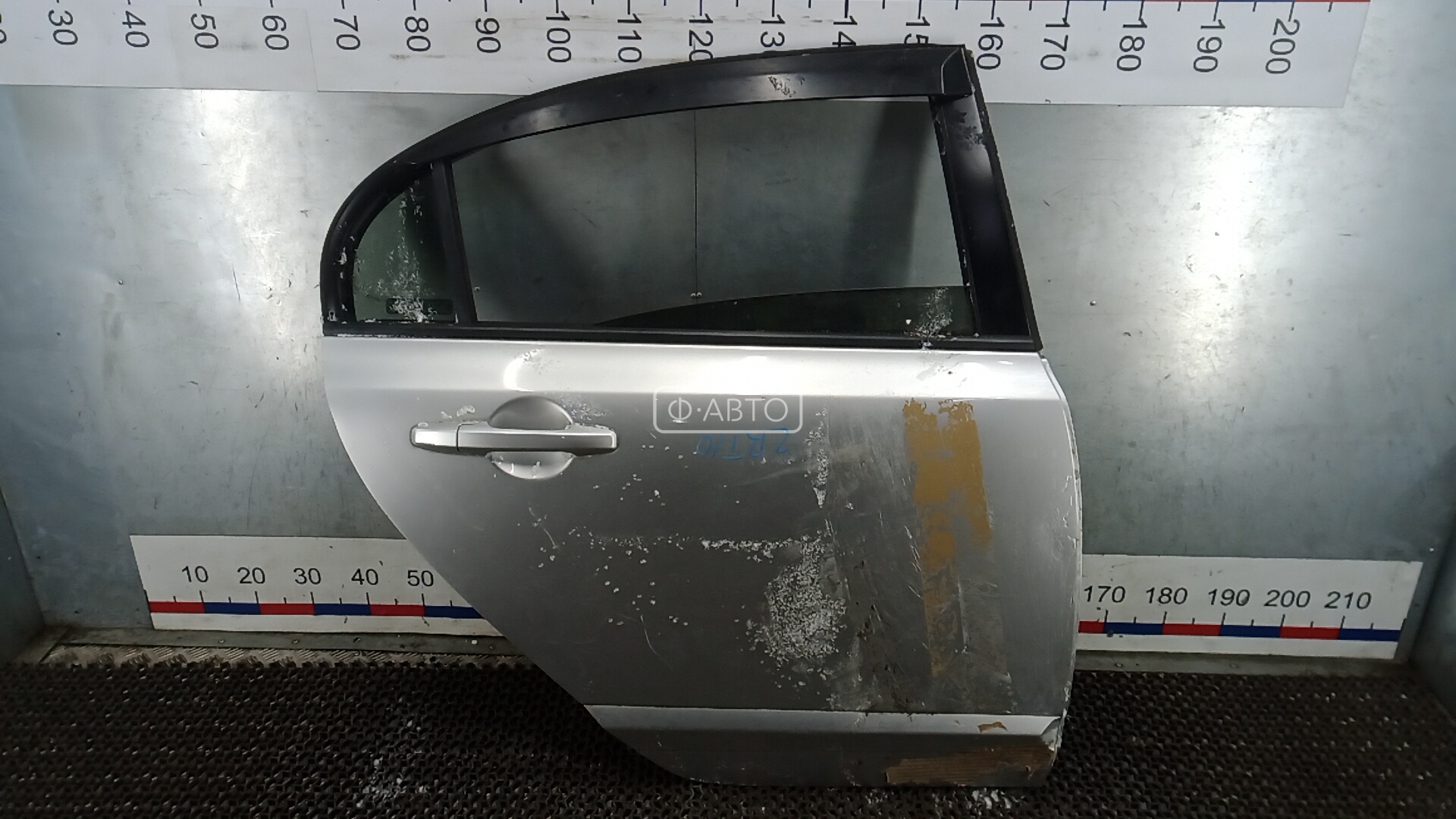 Дверь задняя правая