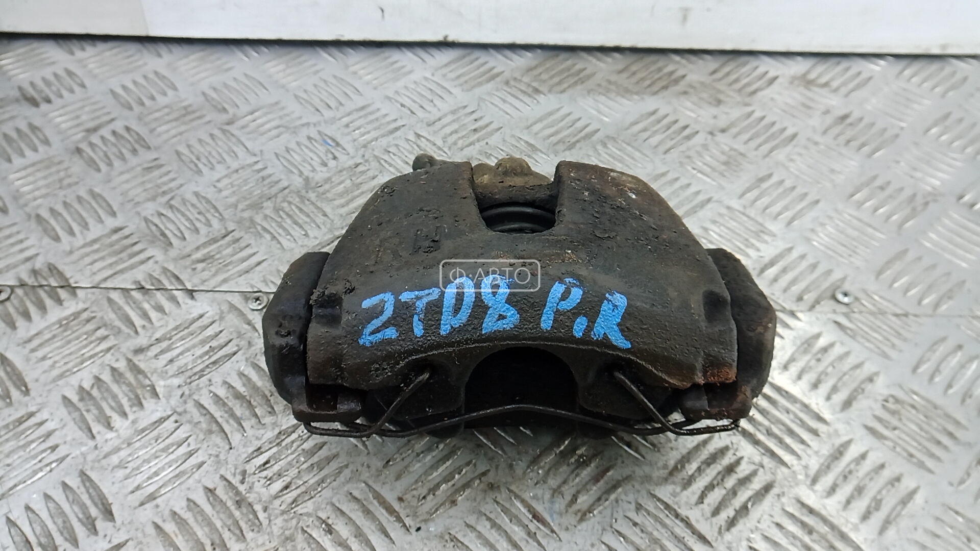 Суппорт тормозной передний правый