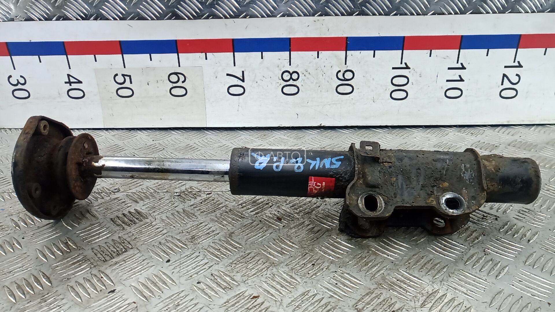 Стойка передняя правая