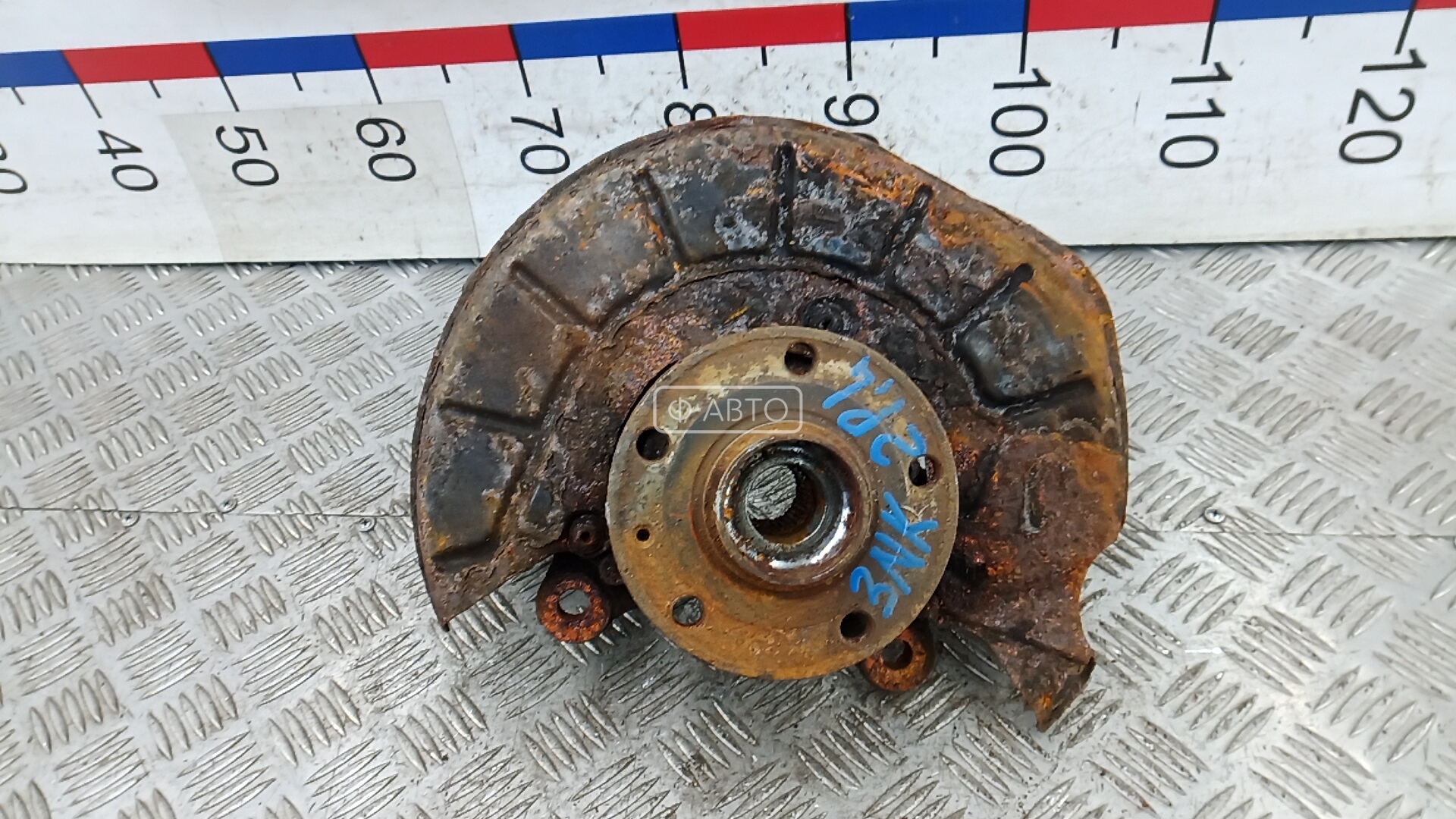 Ступица передняя левая