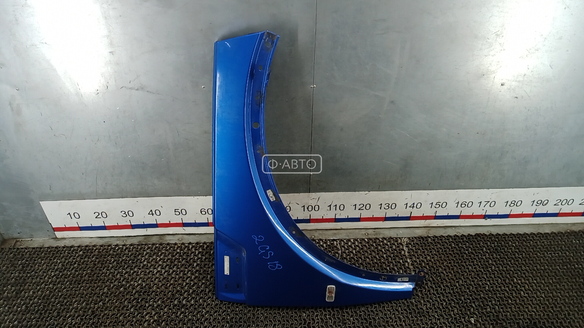 Крыло переднее правое