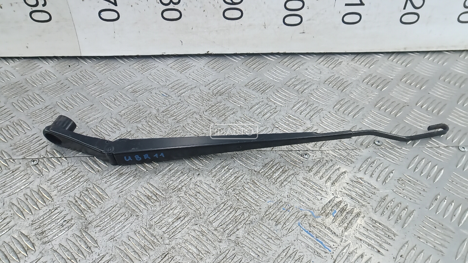 Щеткодержатель лобового стекла