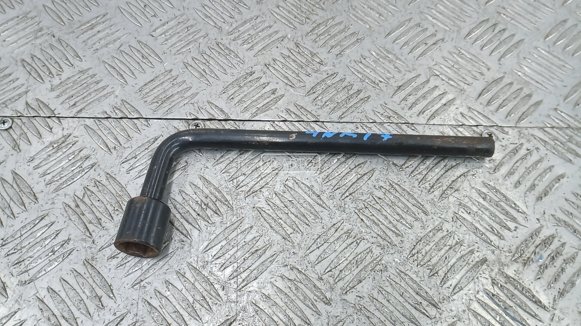 Ключ колесный